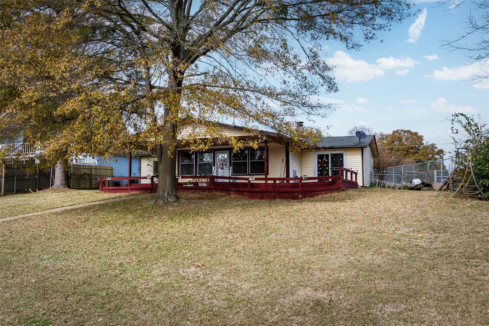 main property photo 3