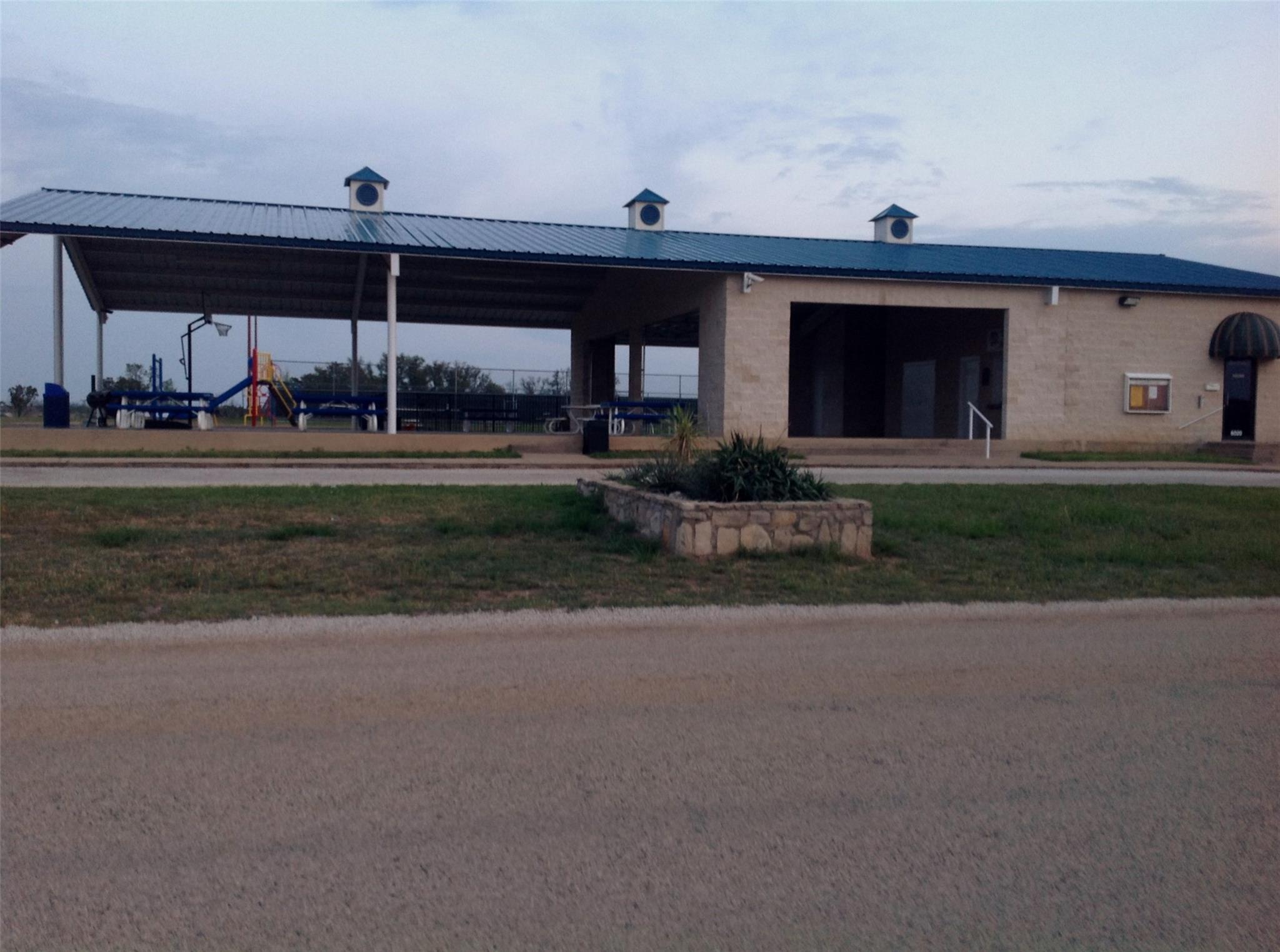 main property photo 8