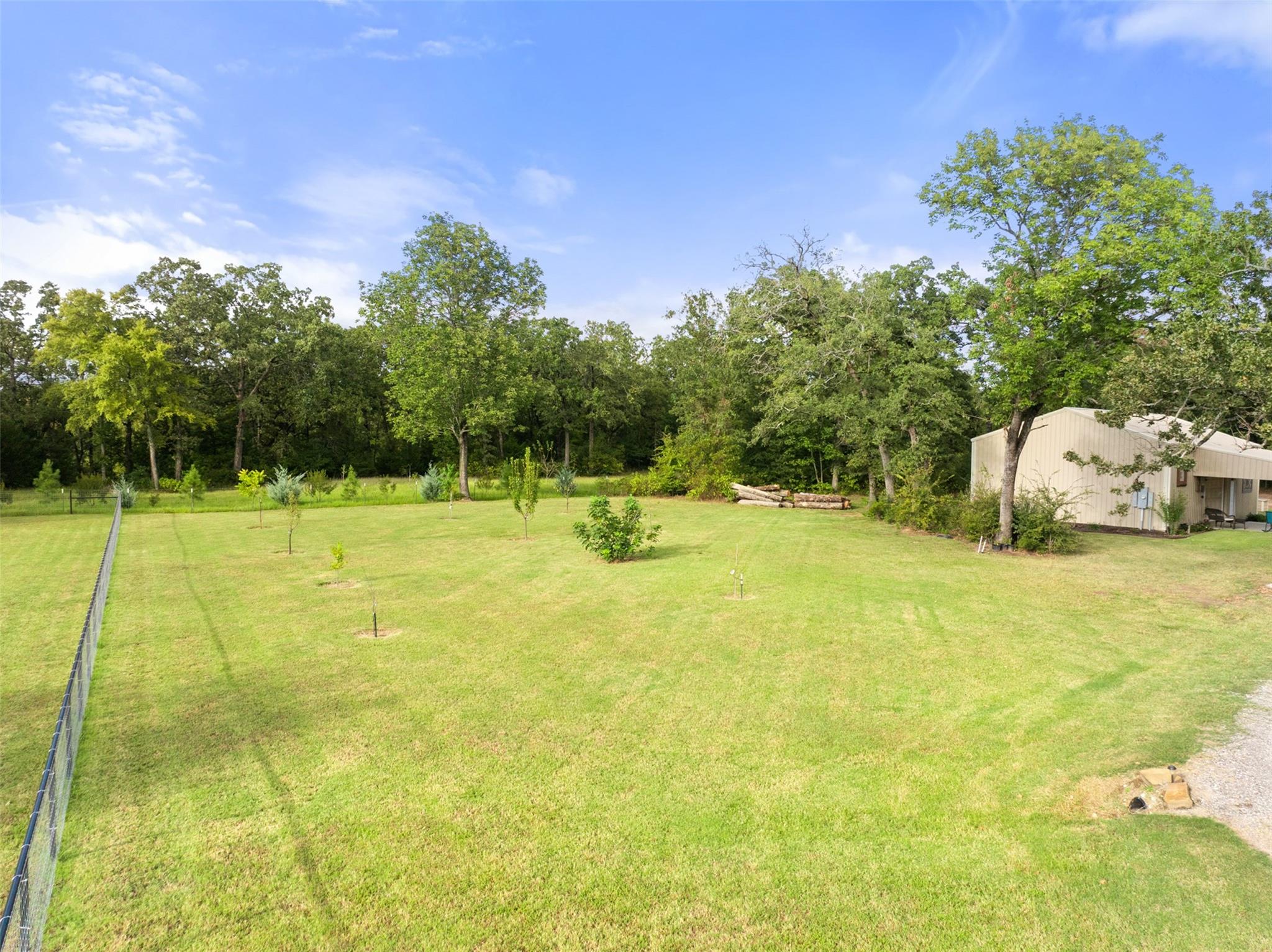 main property photo 37