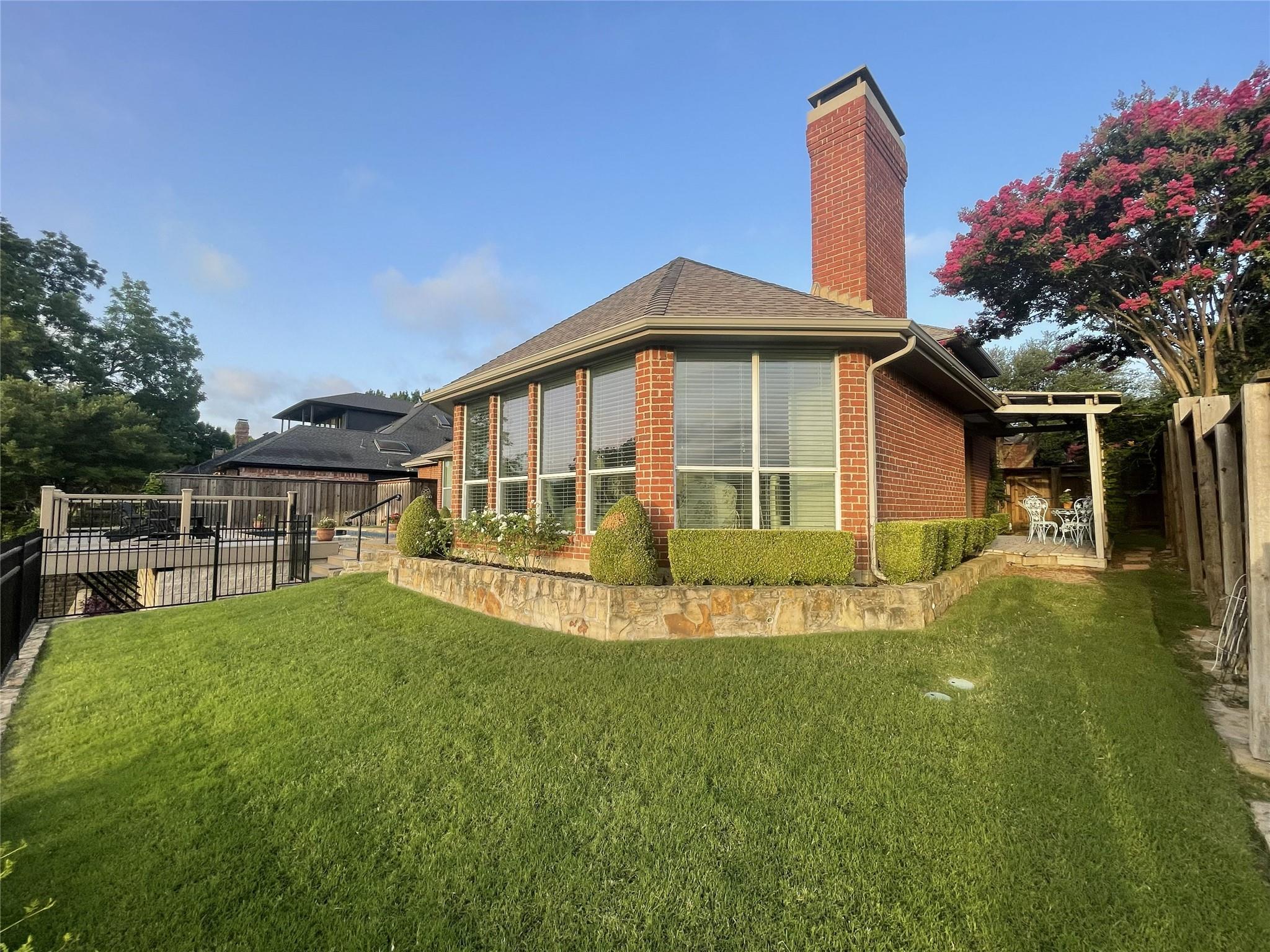 main property photo 23