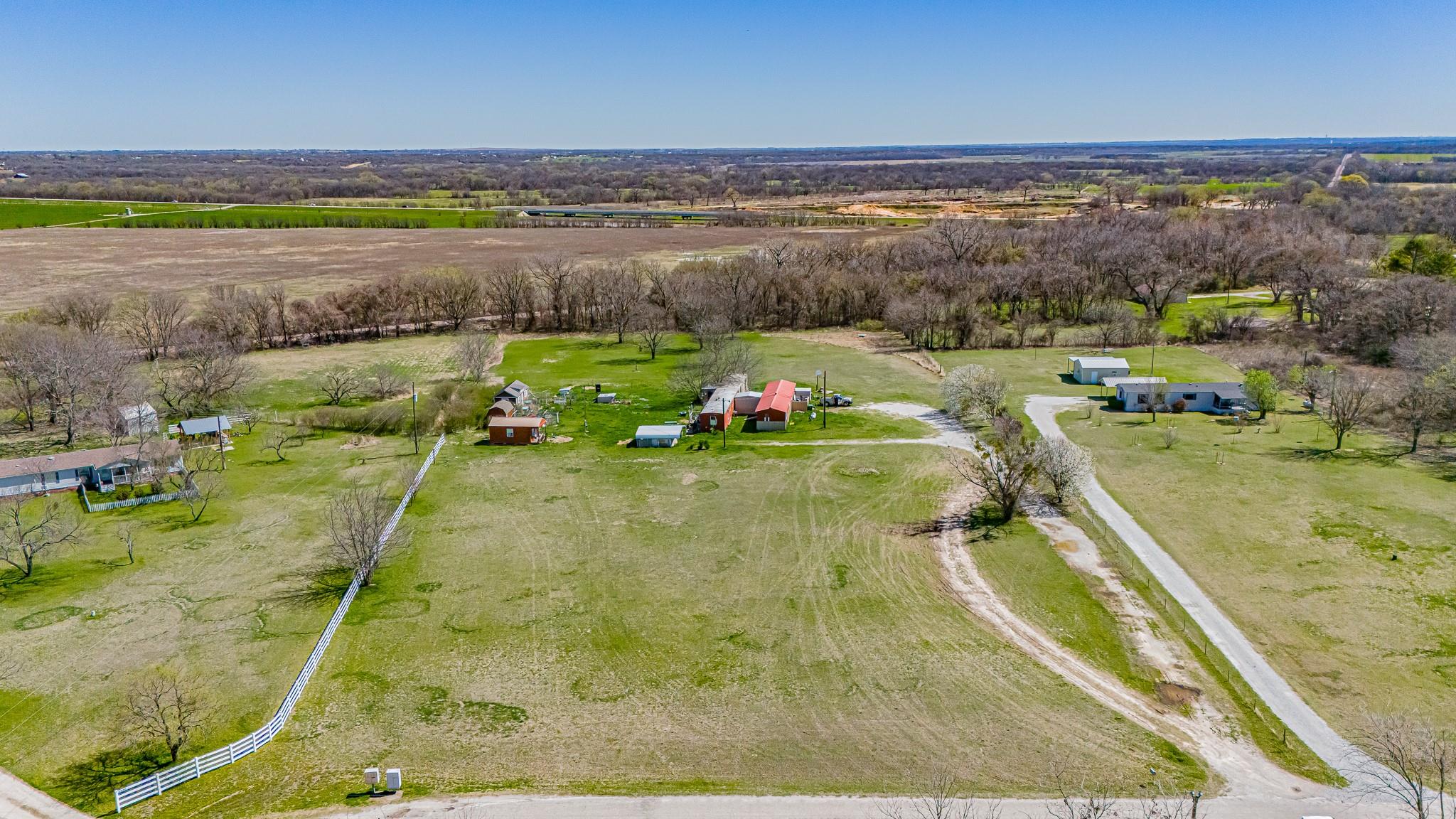main property photo 17