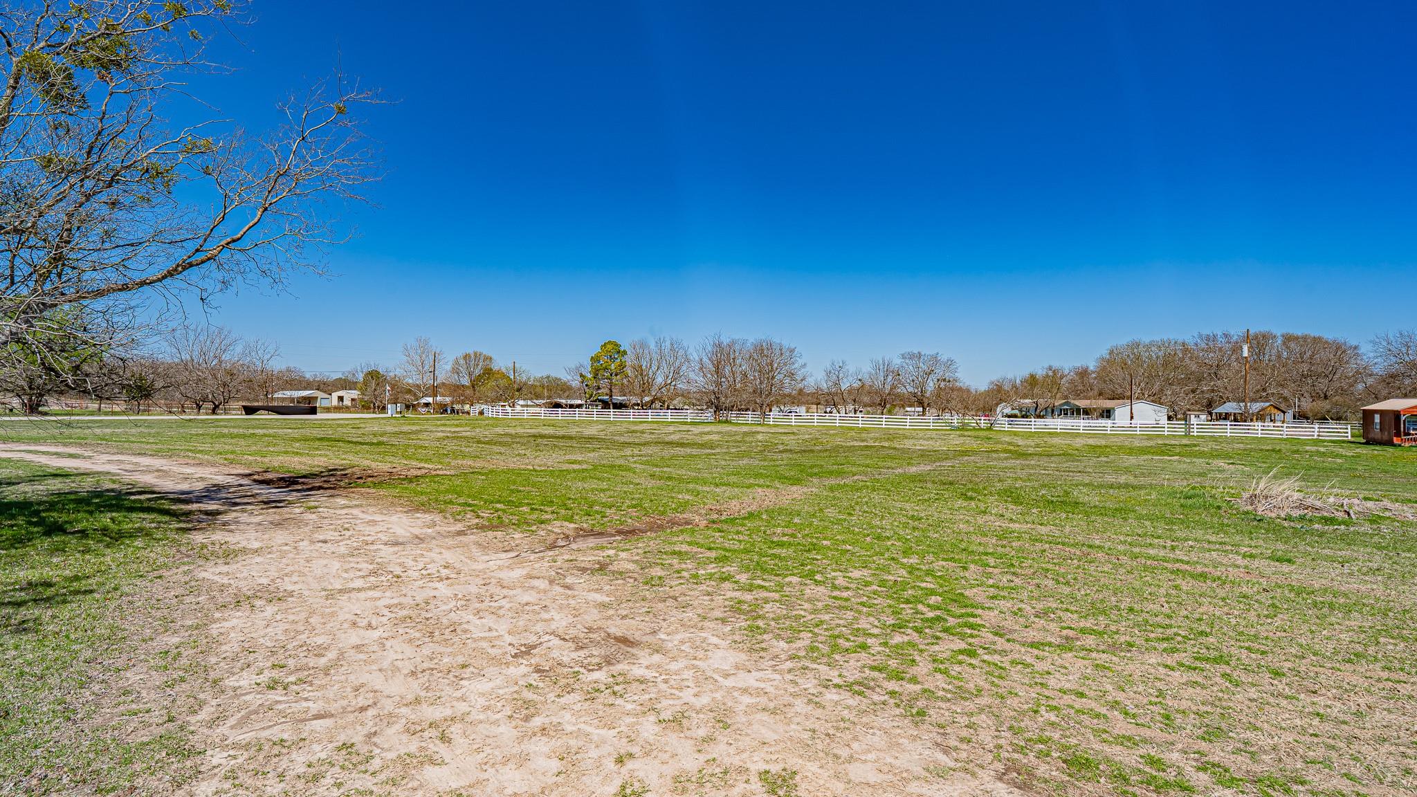 main property photo 9