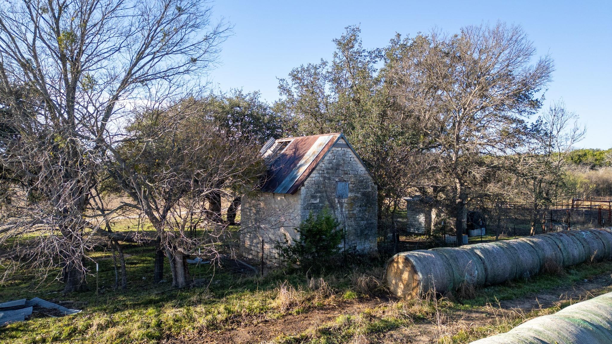 main property photo 3