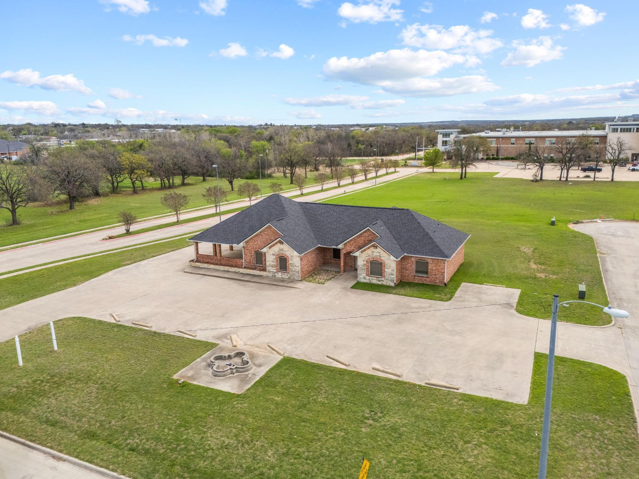 main property photo 27