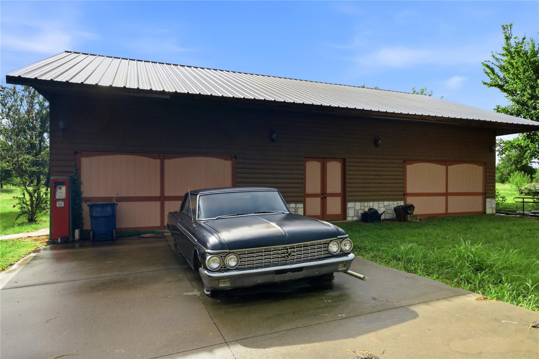 main property photo 13