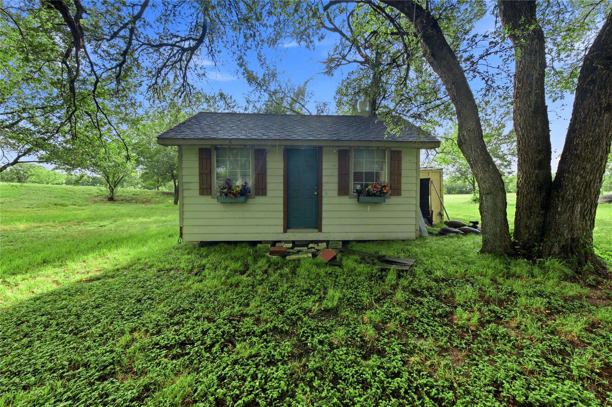 main property photo 8