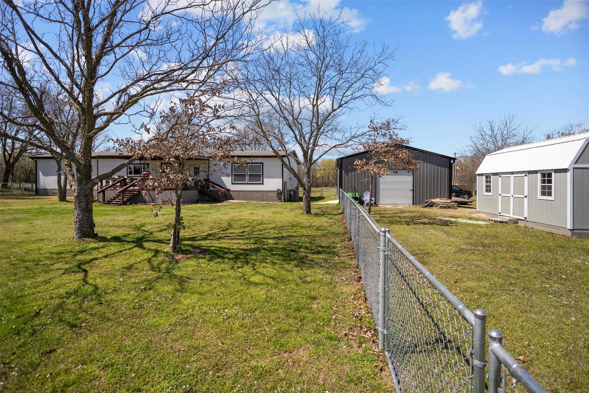 main property photo 7