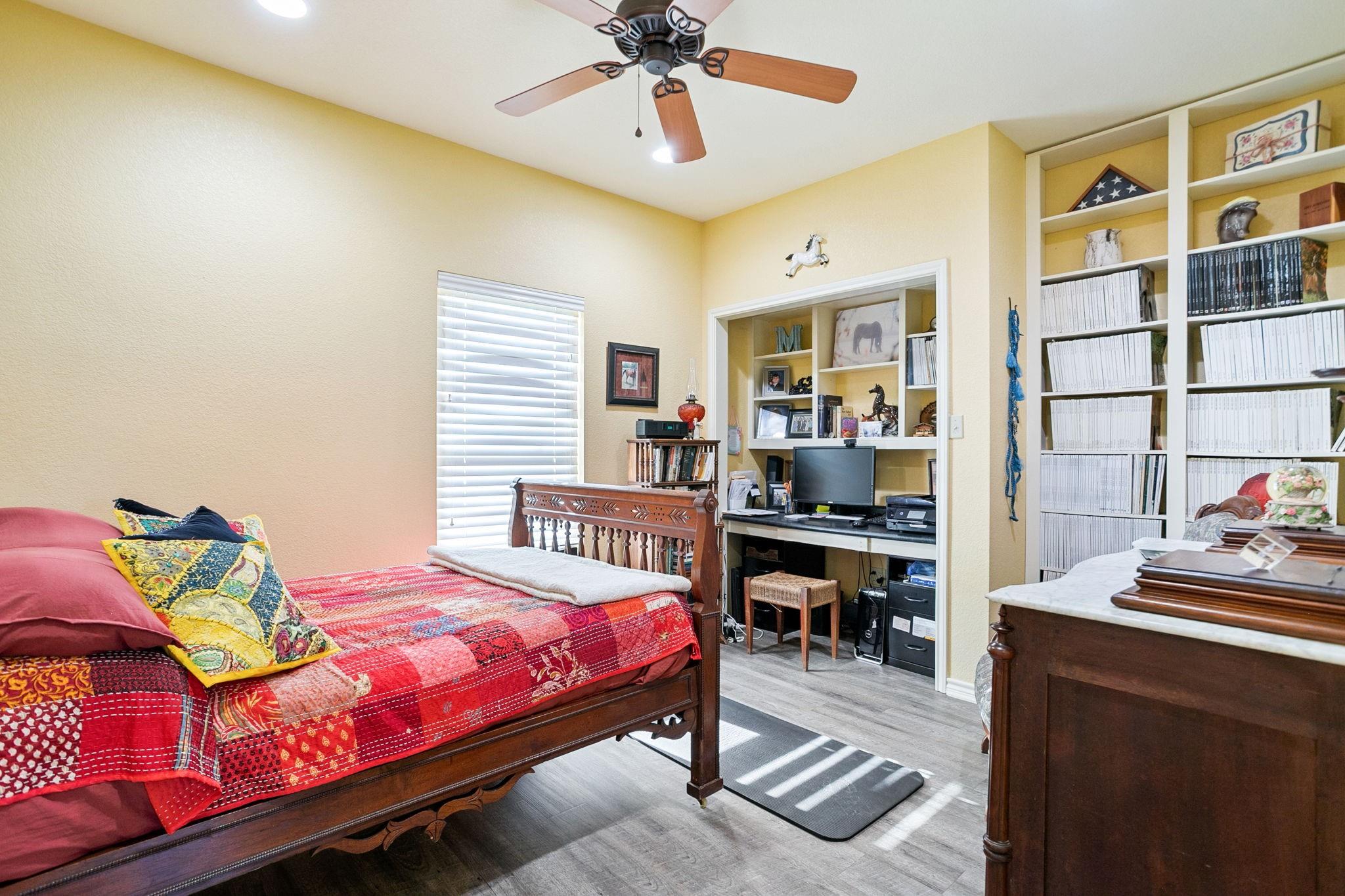 main property photo 23