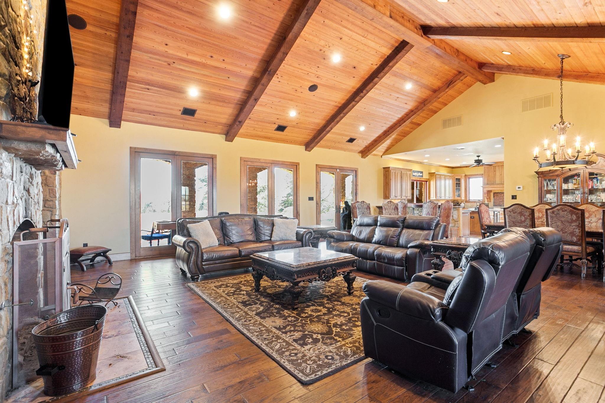 main property photo 5