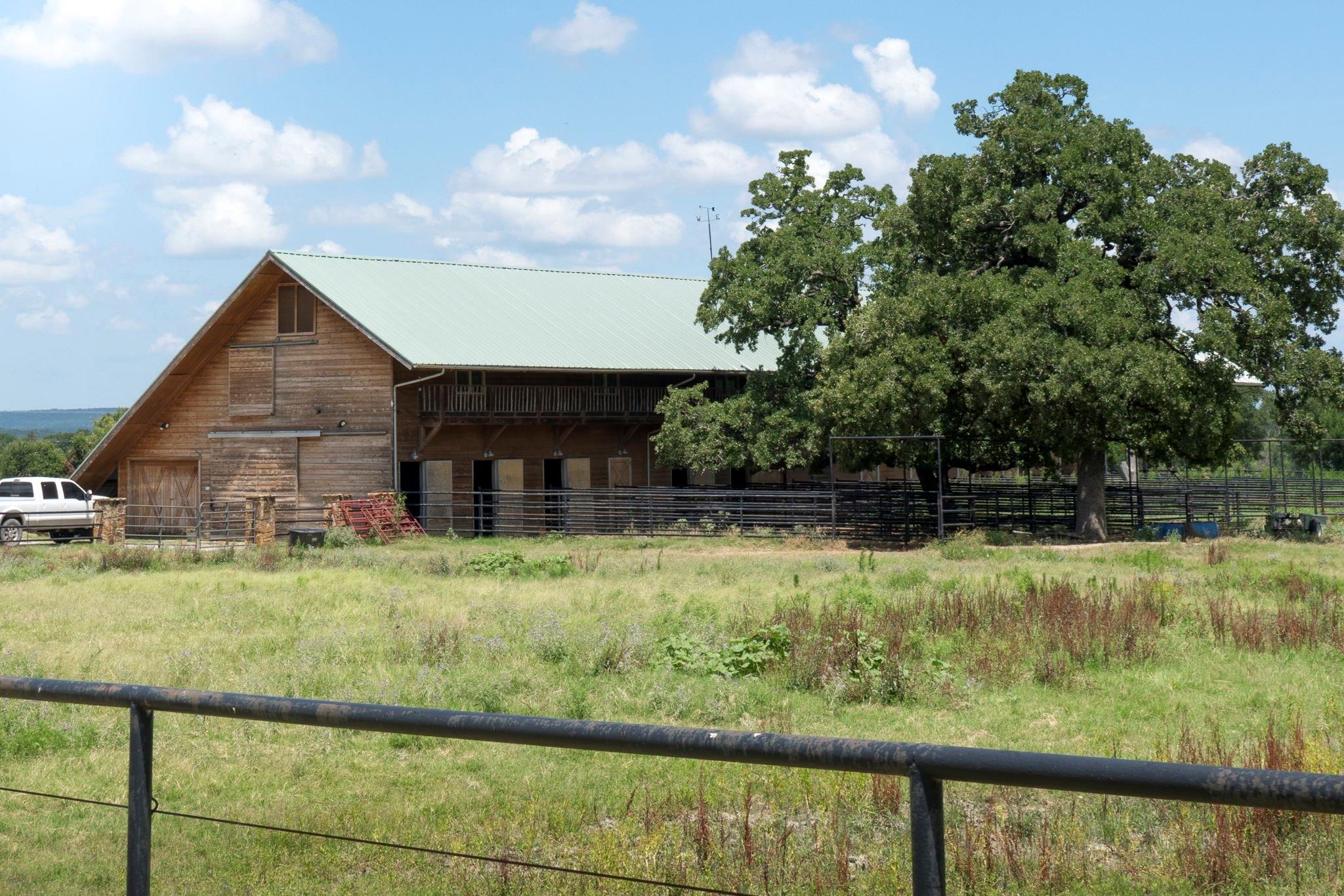 main property photo 10