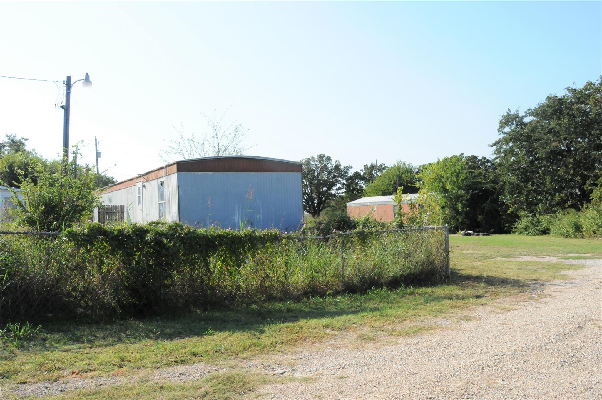 main property photo 11
