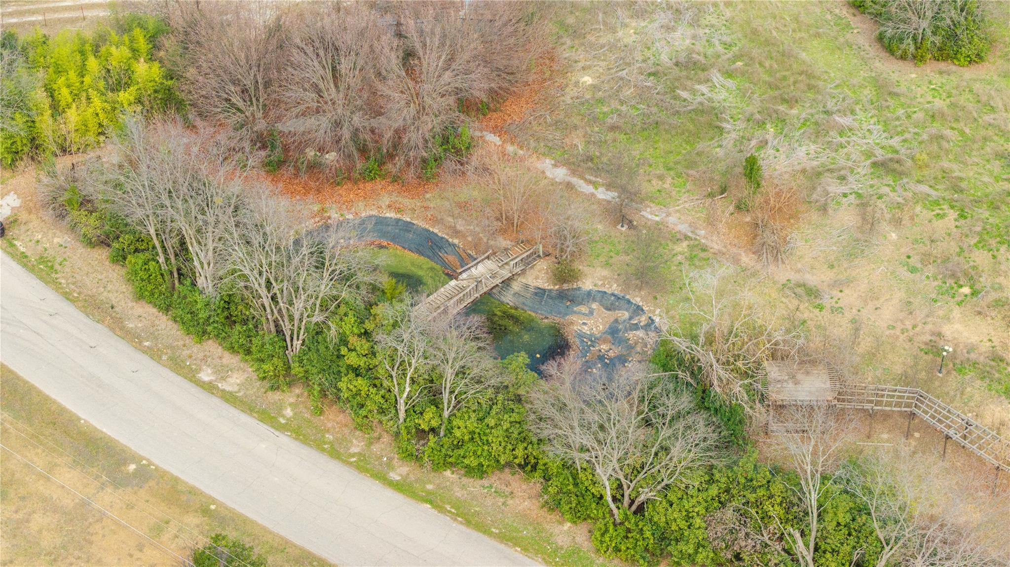 main property photo 11