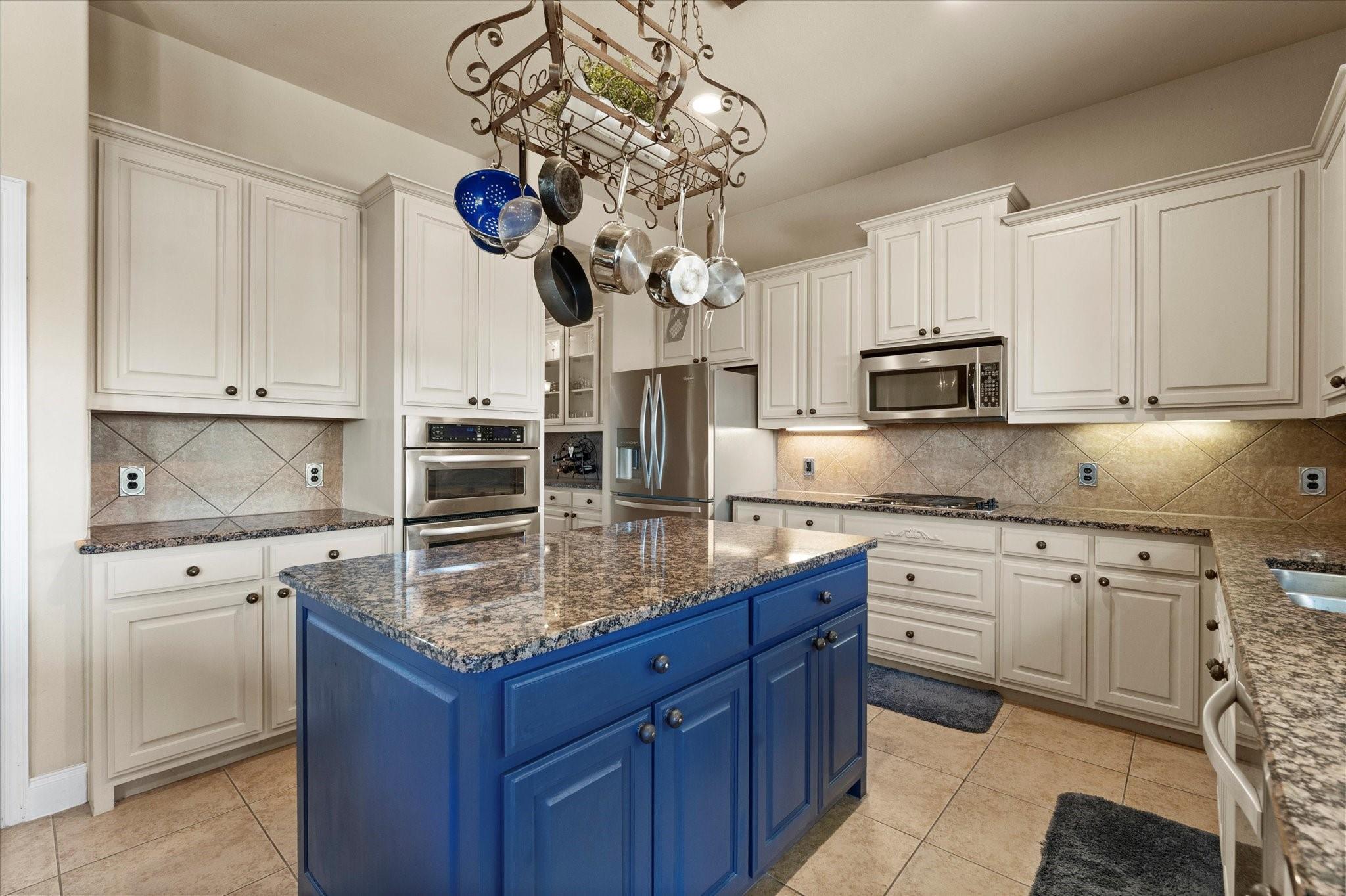 main property photo 13