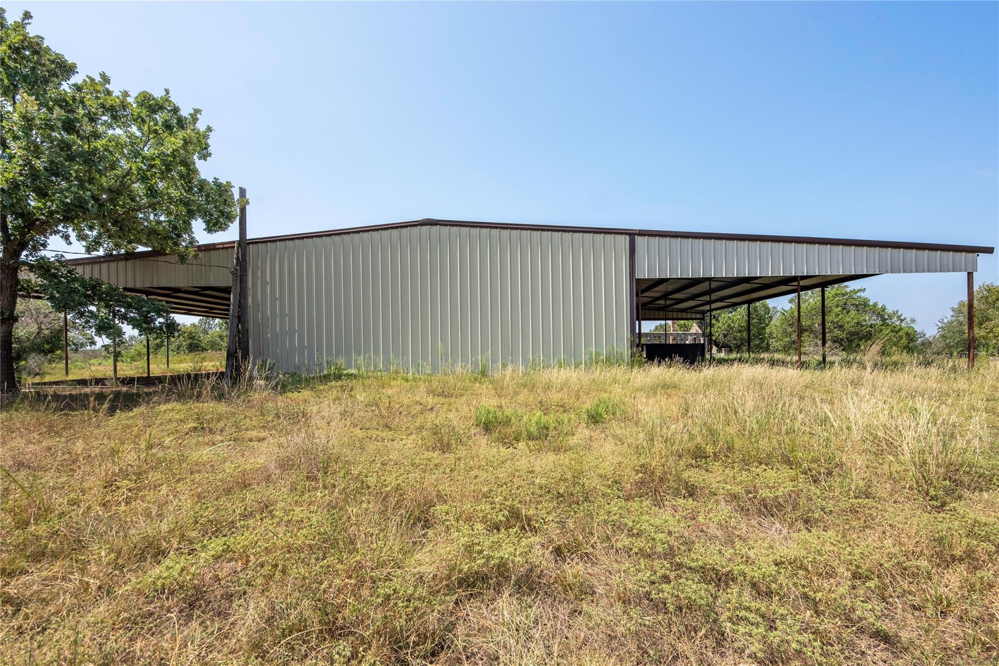 main property photo 23