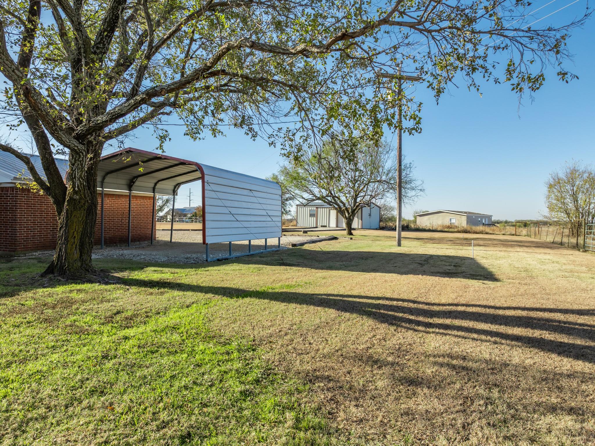 main property photo 10
