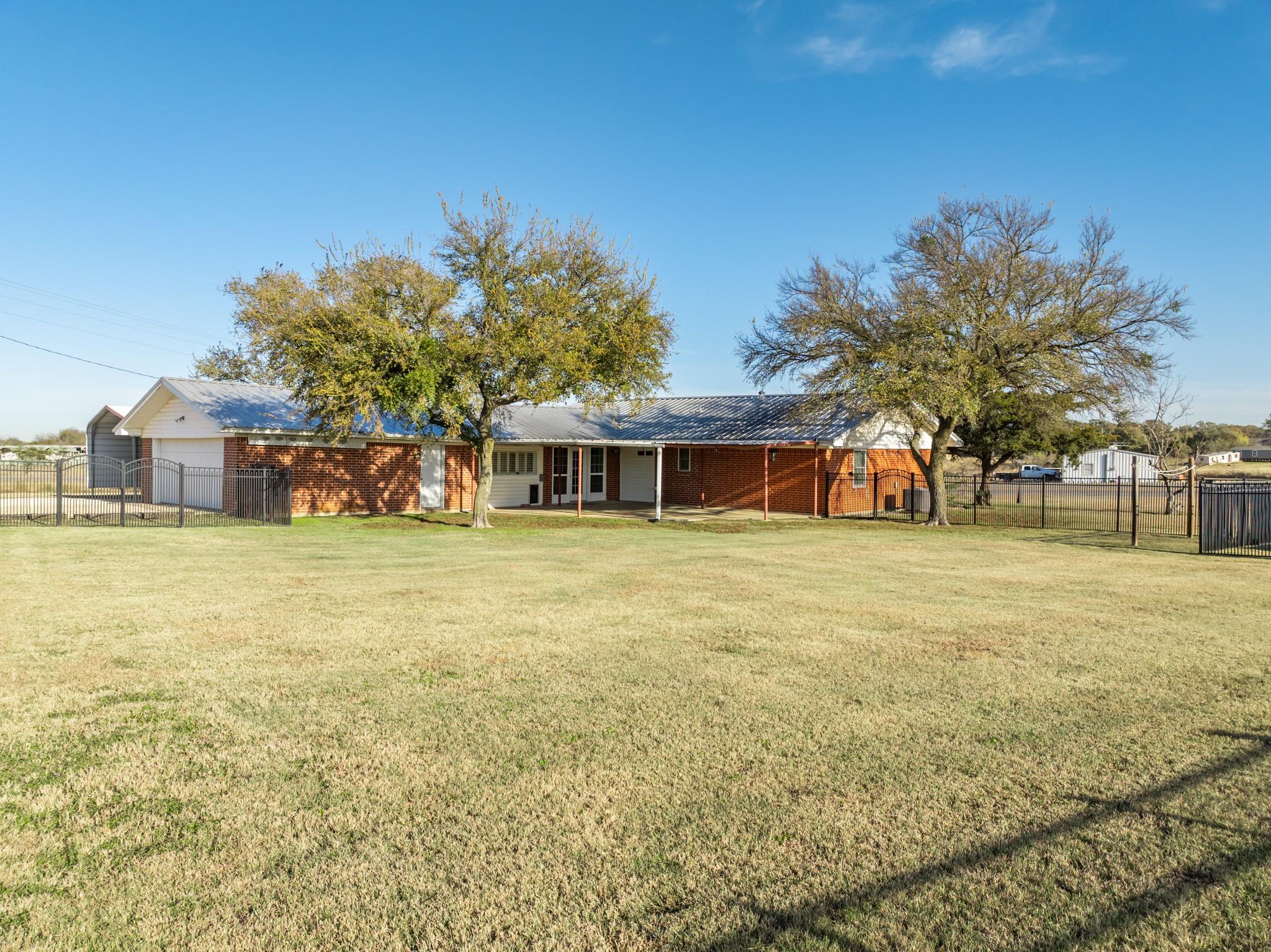 main property photo 12