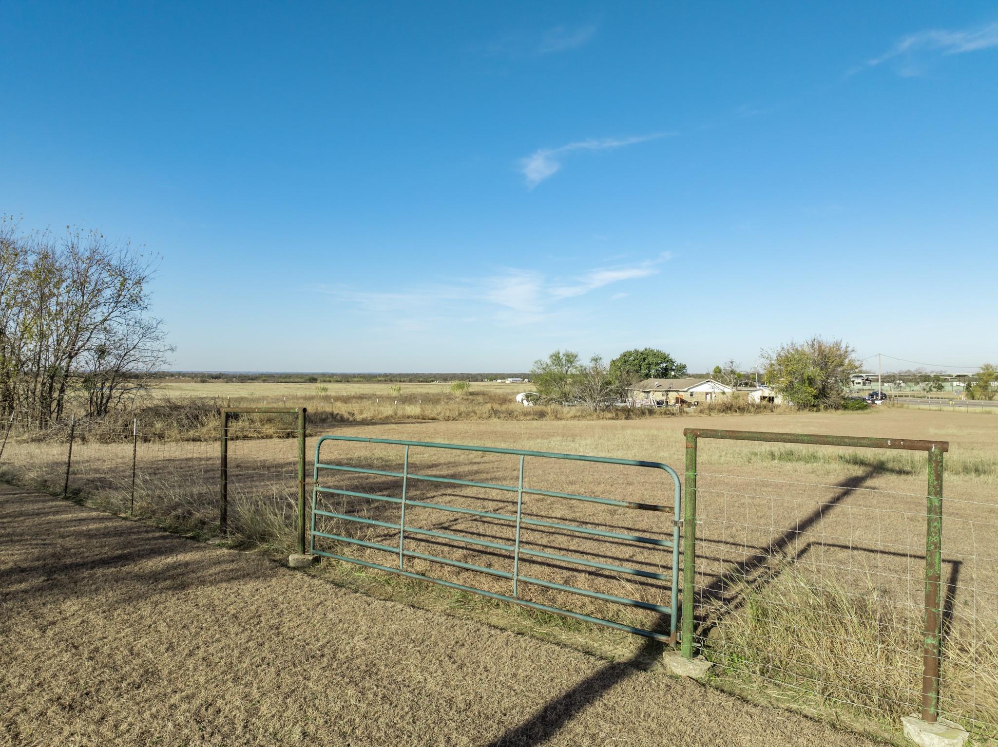main property photo 17