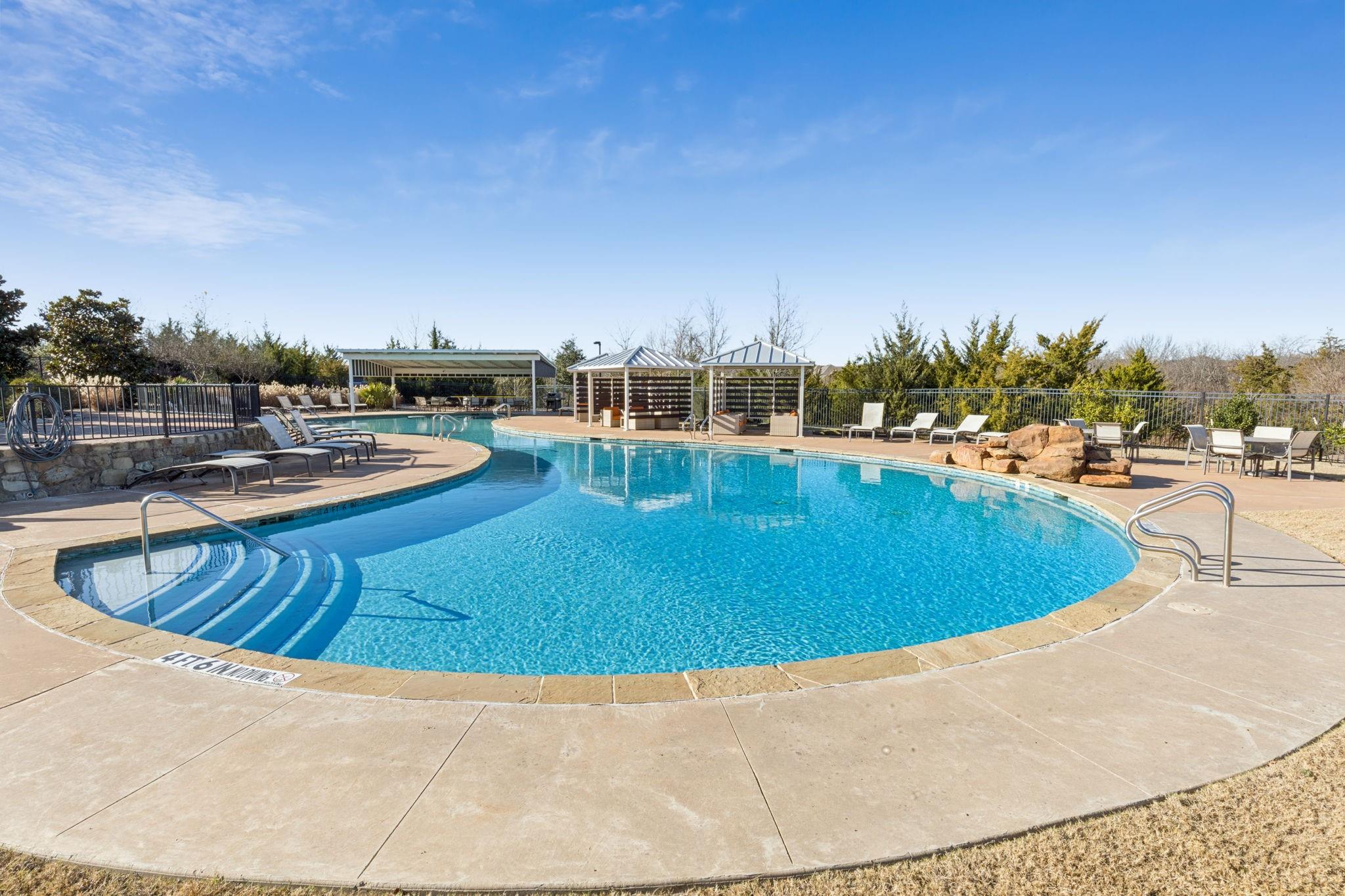 main property photo 16
