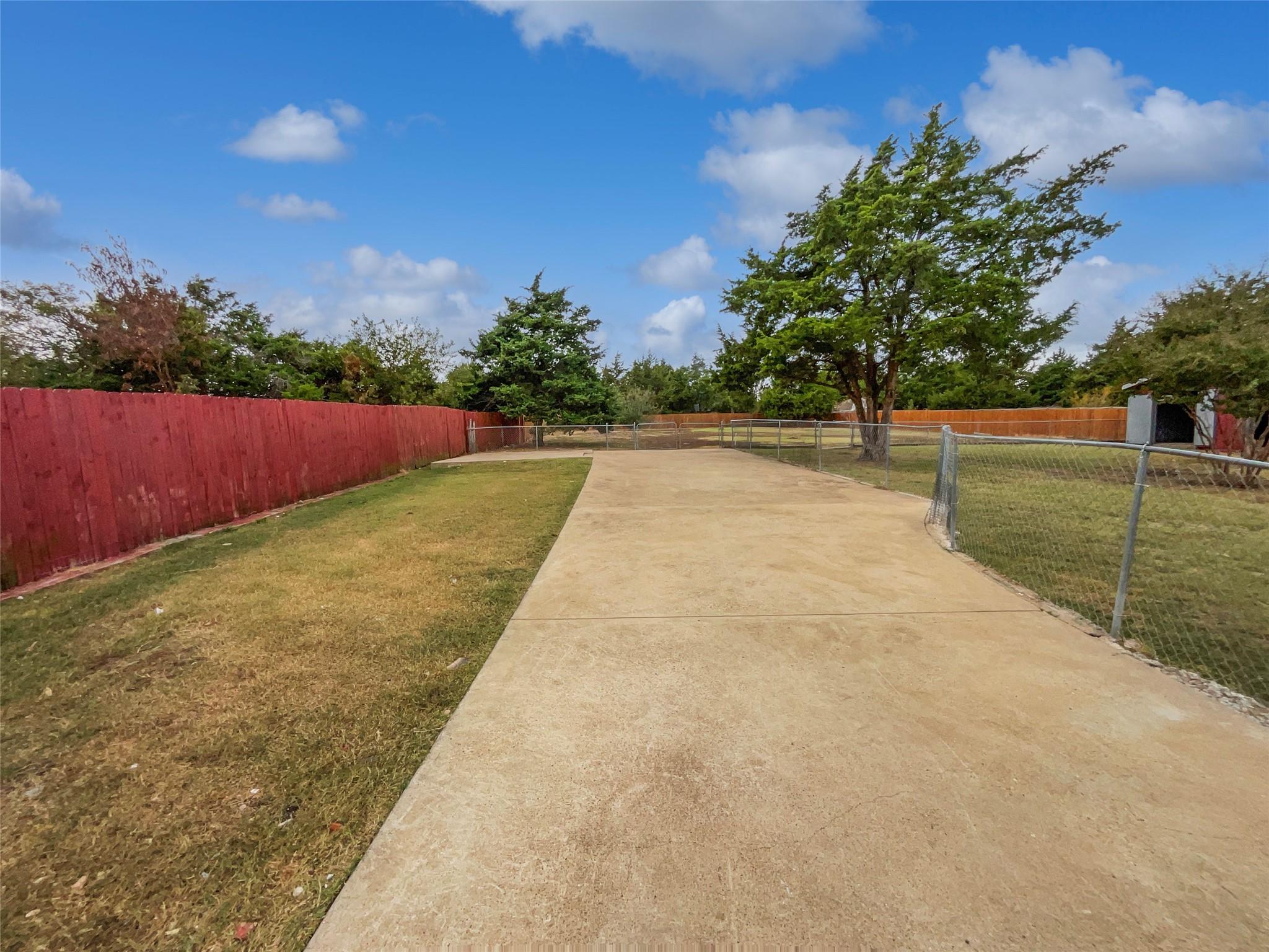 main property photo 19