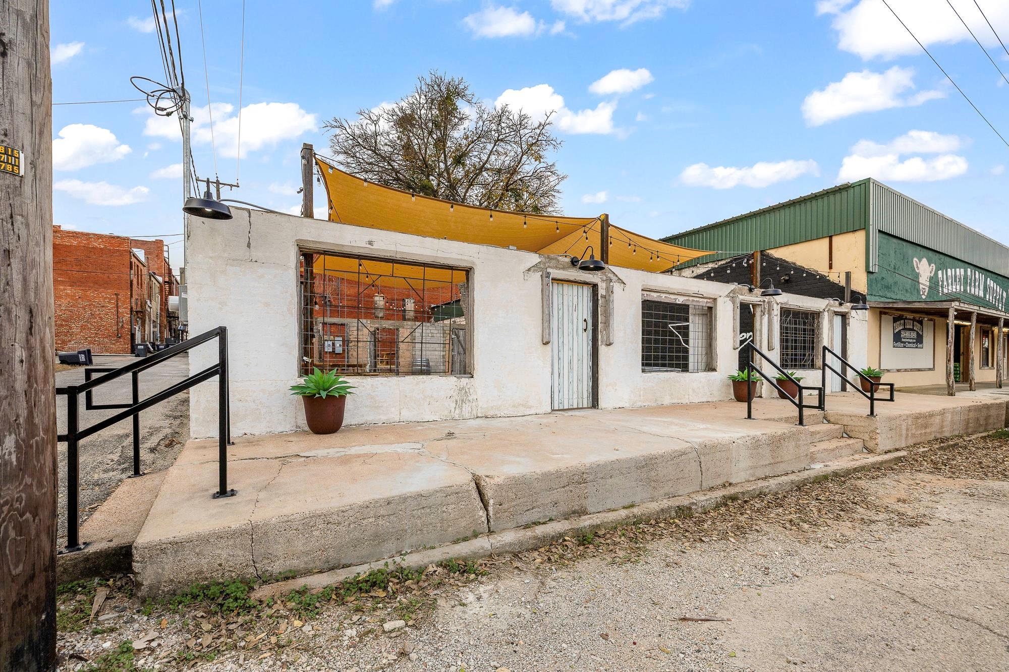 main property photo 22