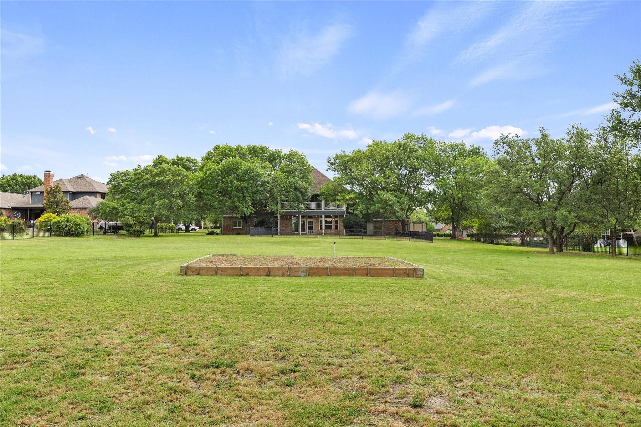 main property photo 34