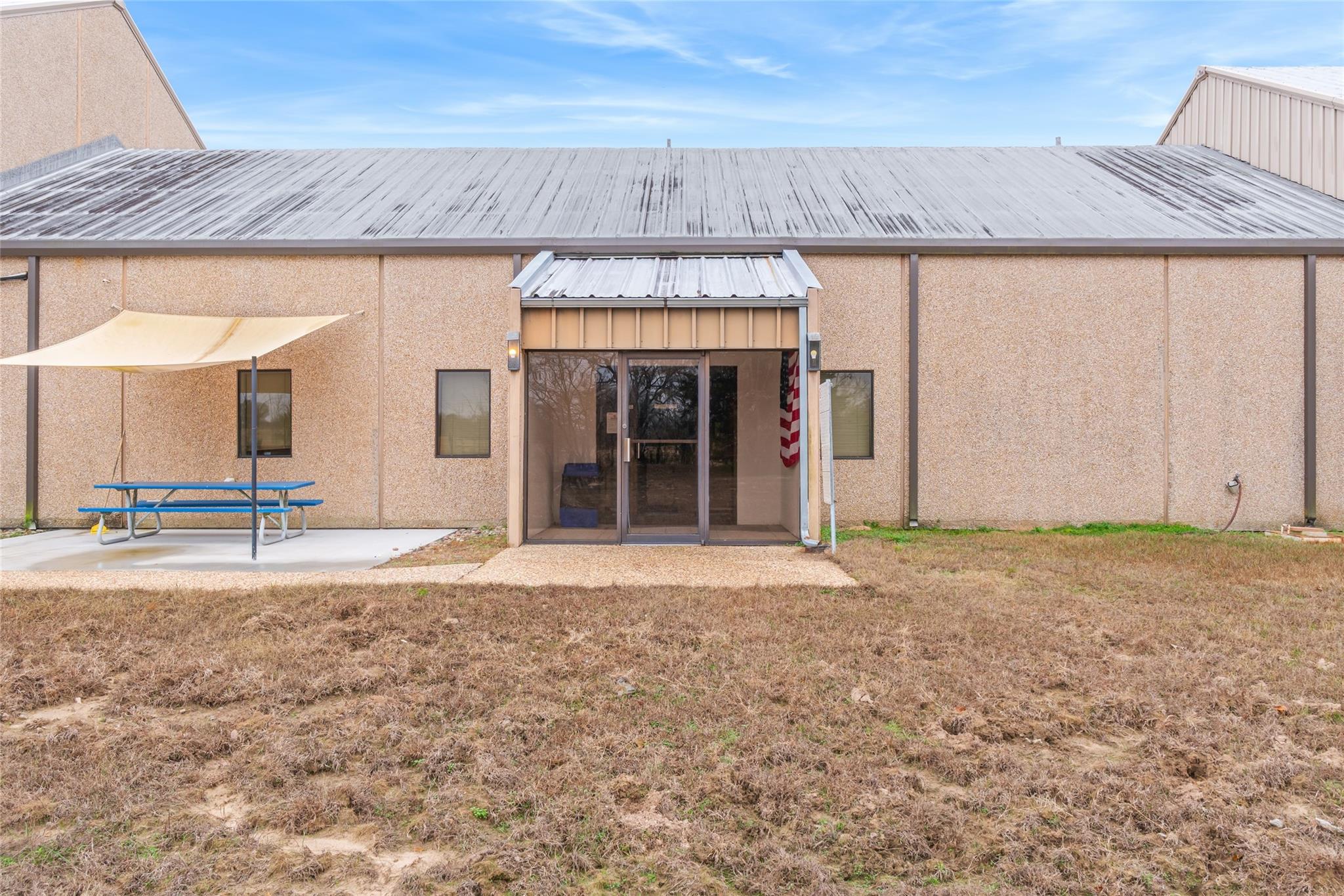 main property photo 11