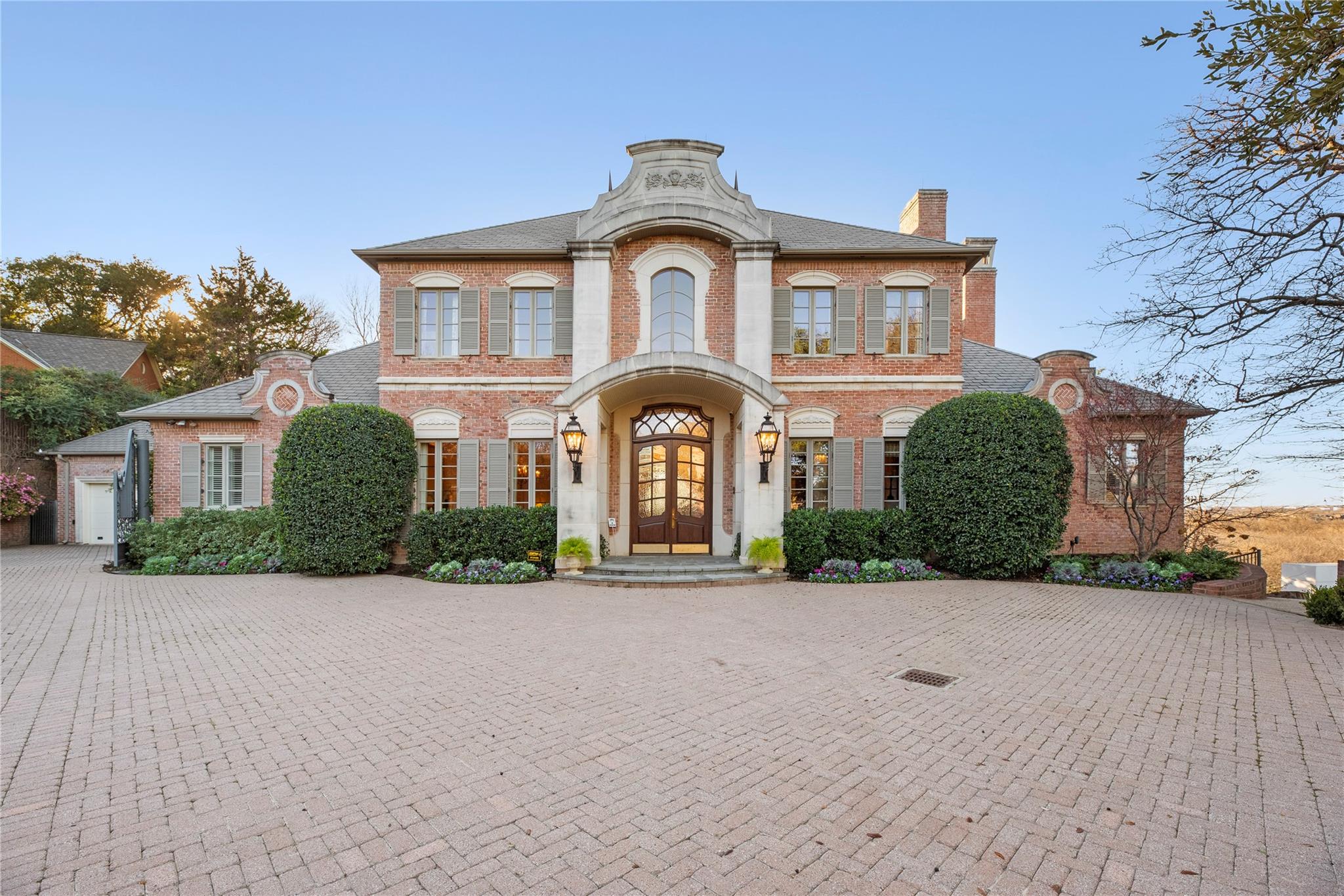 main property photo 37