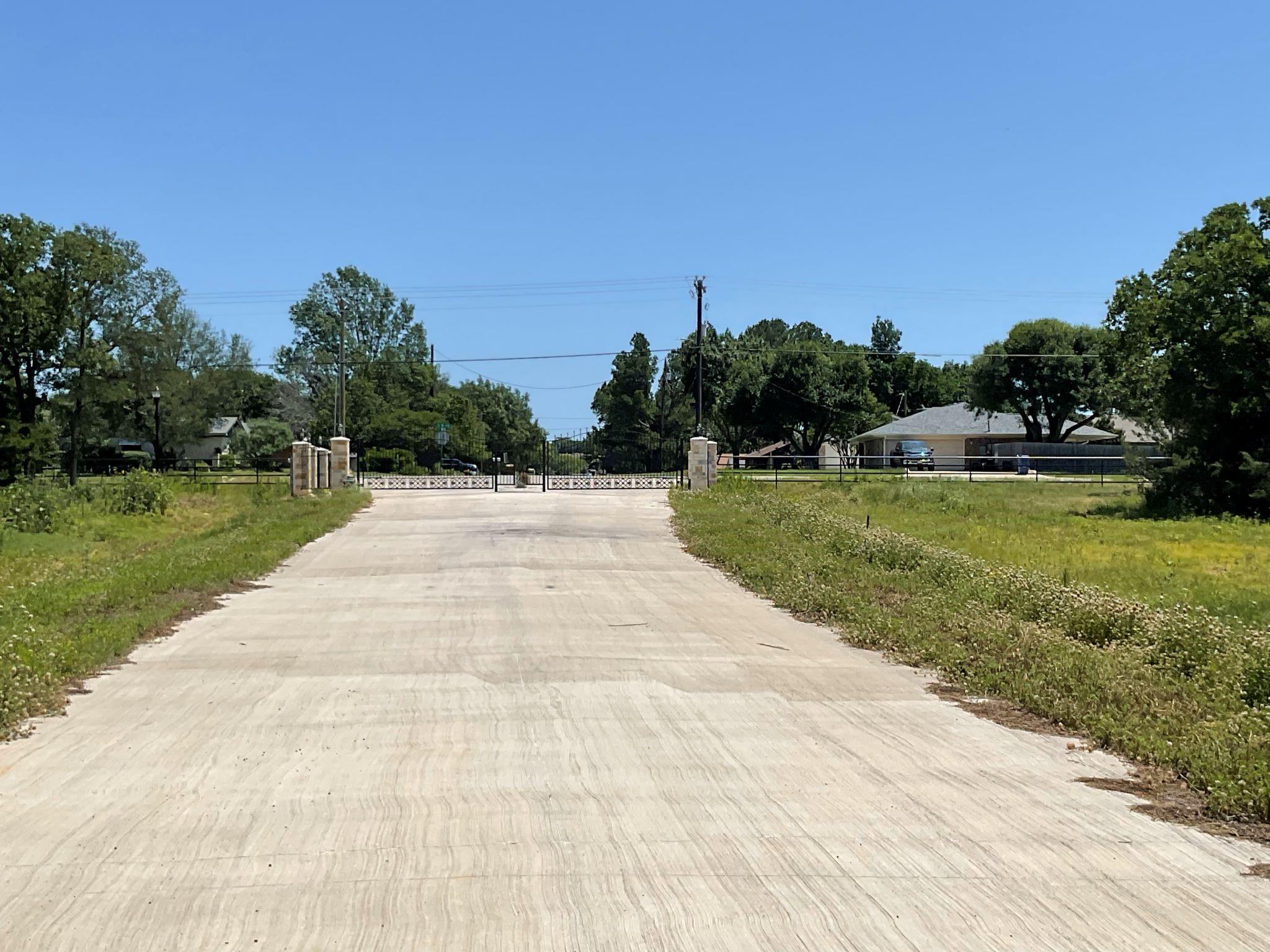 main property photo 16