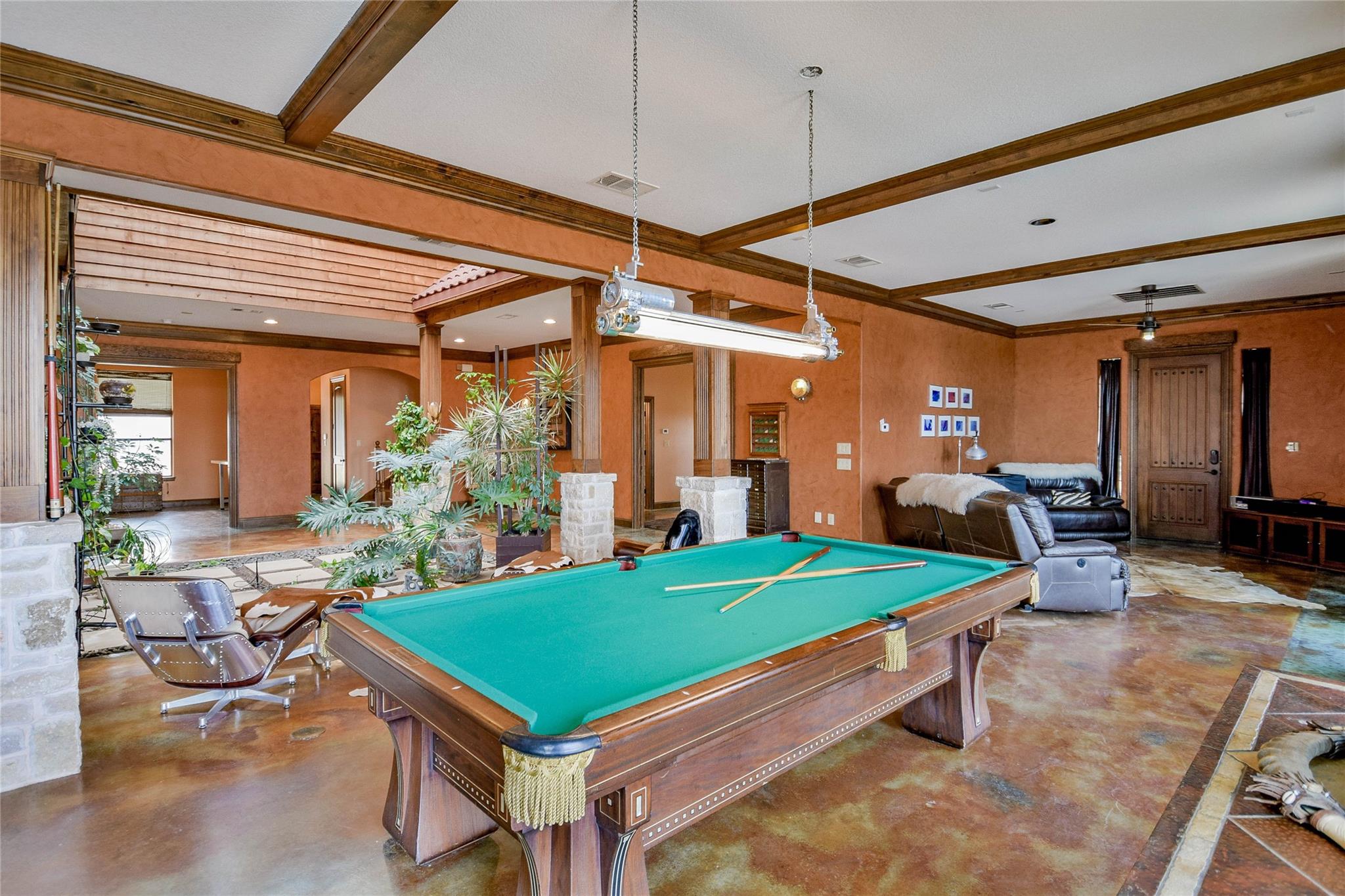 main property photo 11