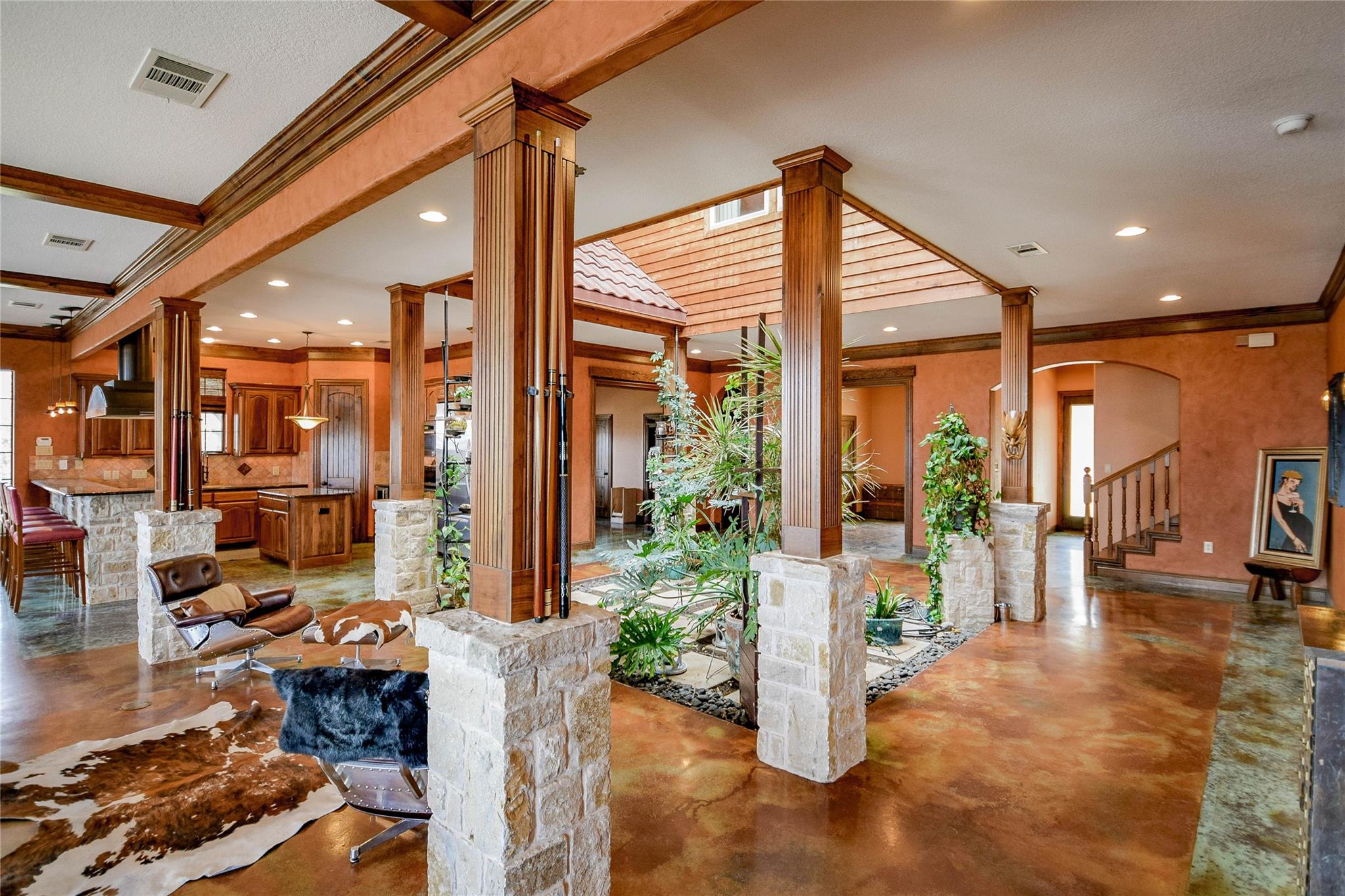 main property photo 14