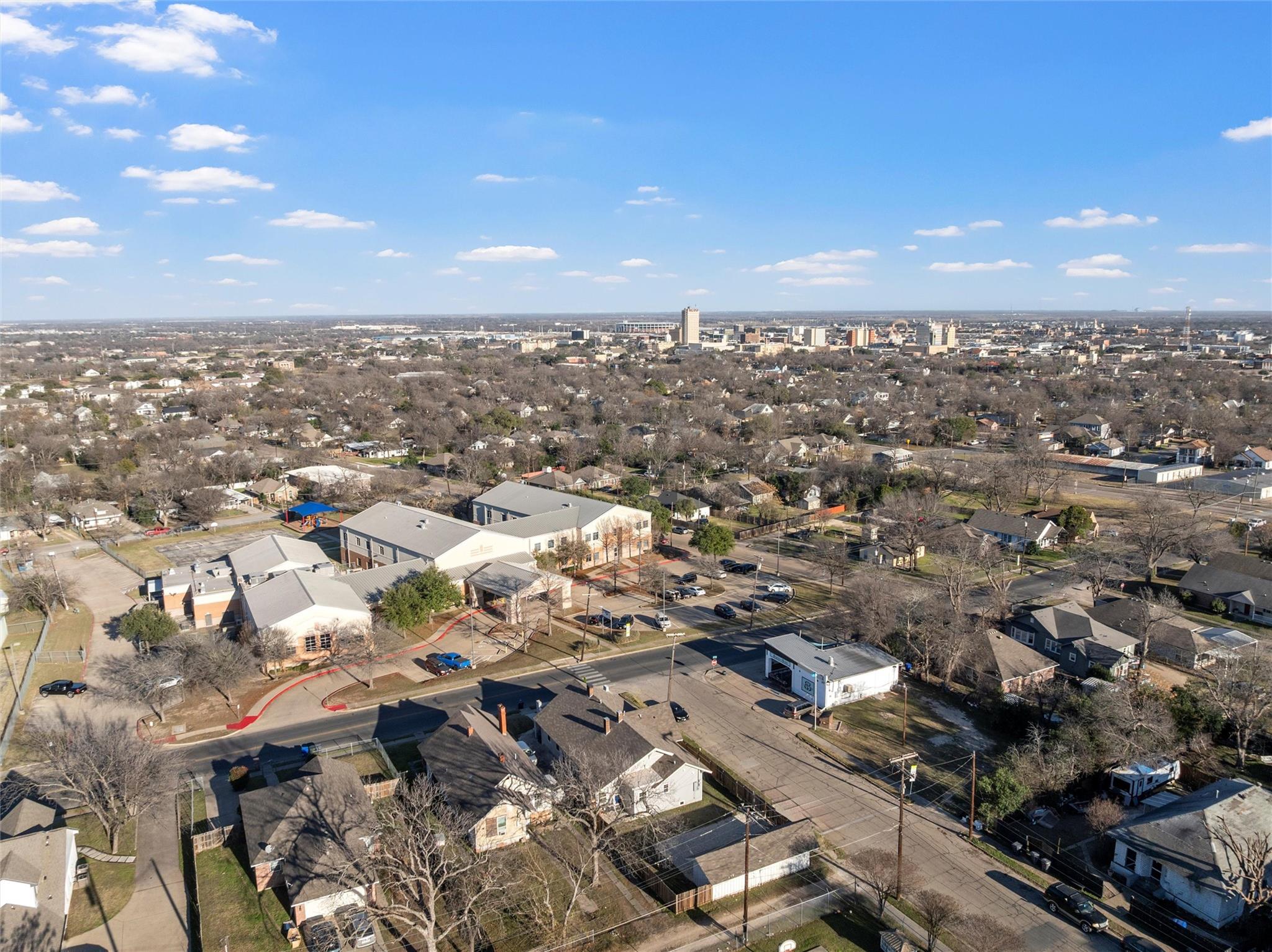 main property photo 16