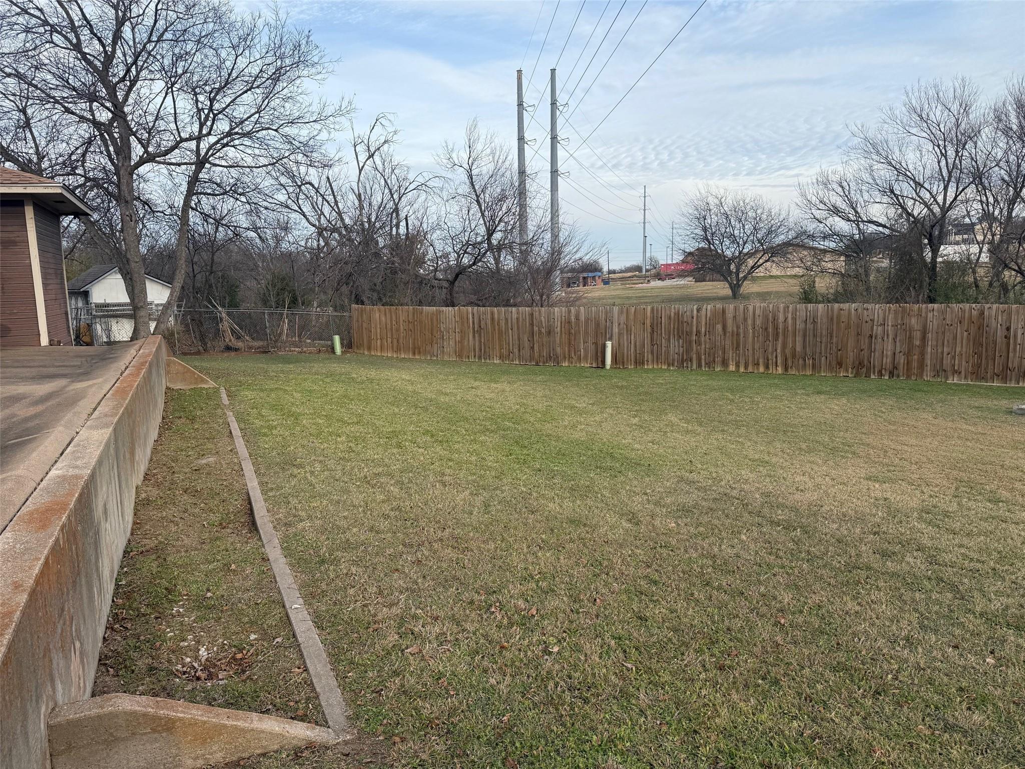 main property photo 25