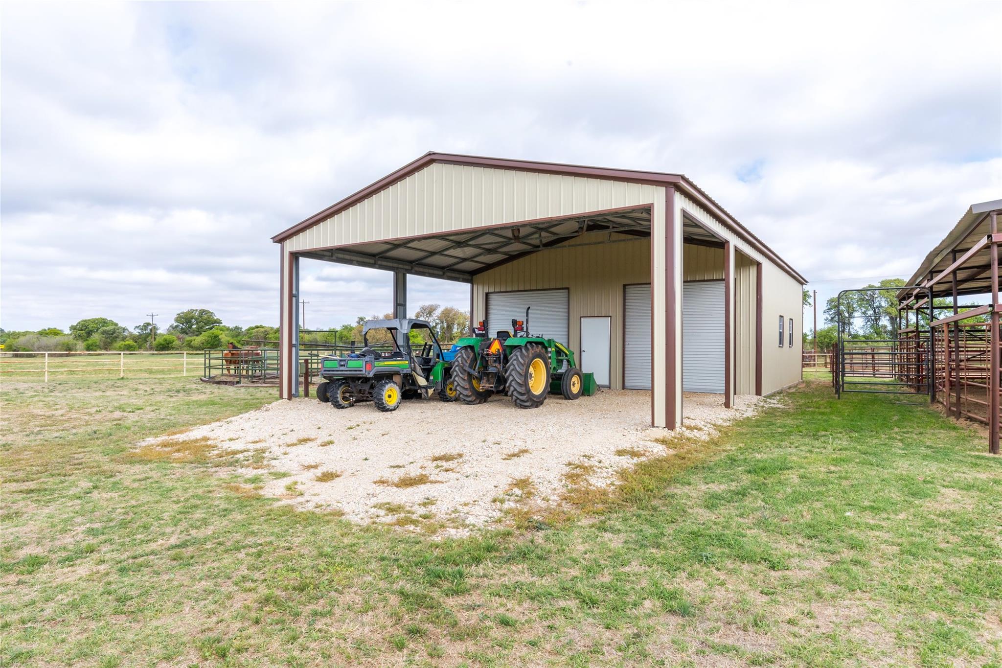 main property photo 32