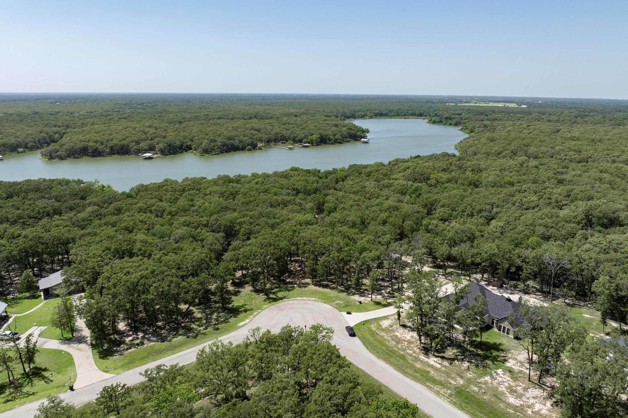 main property photo 28