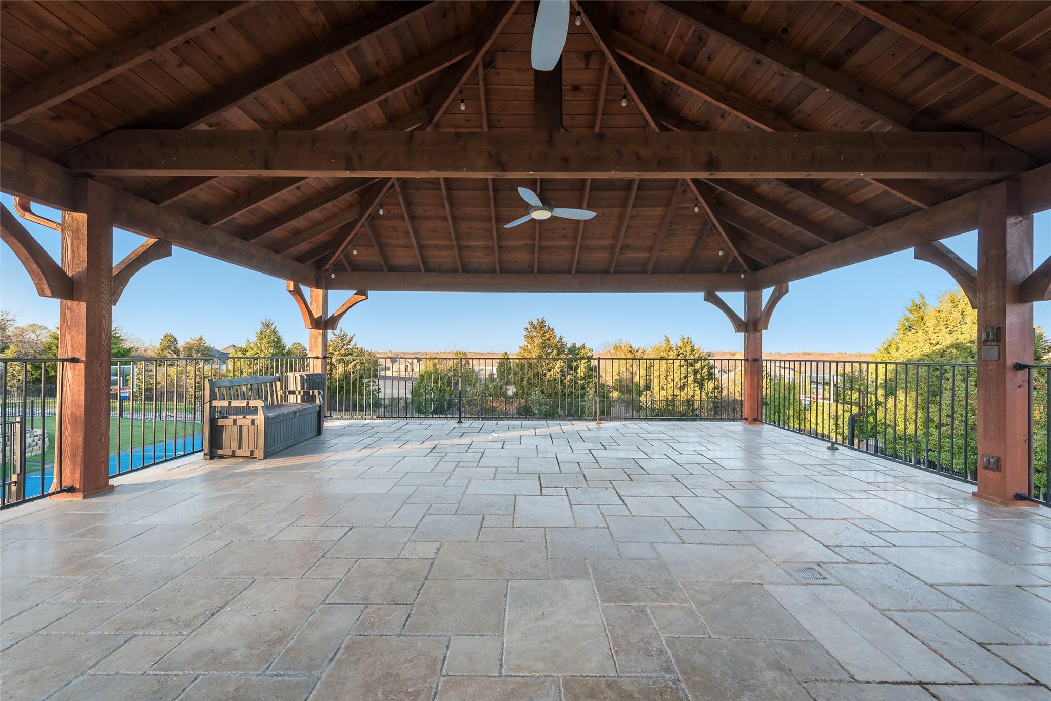 main property photo 10