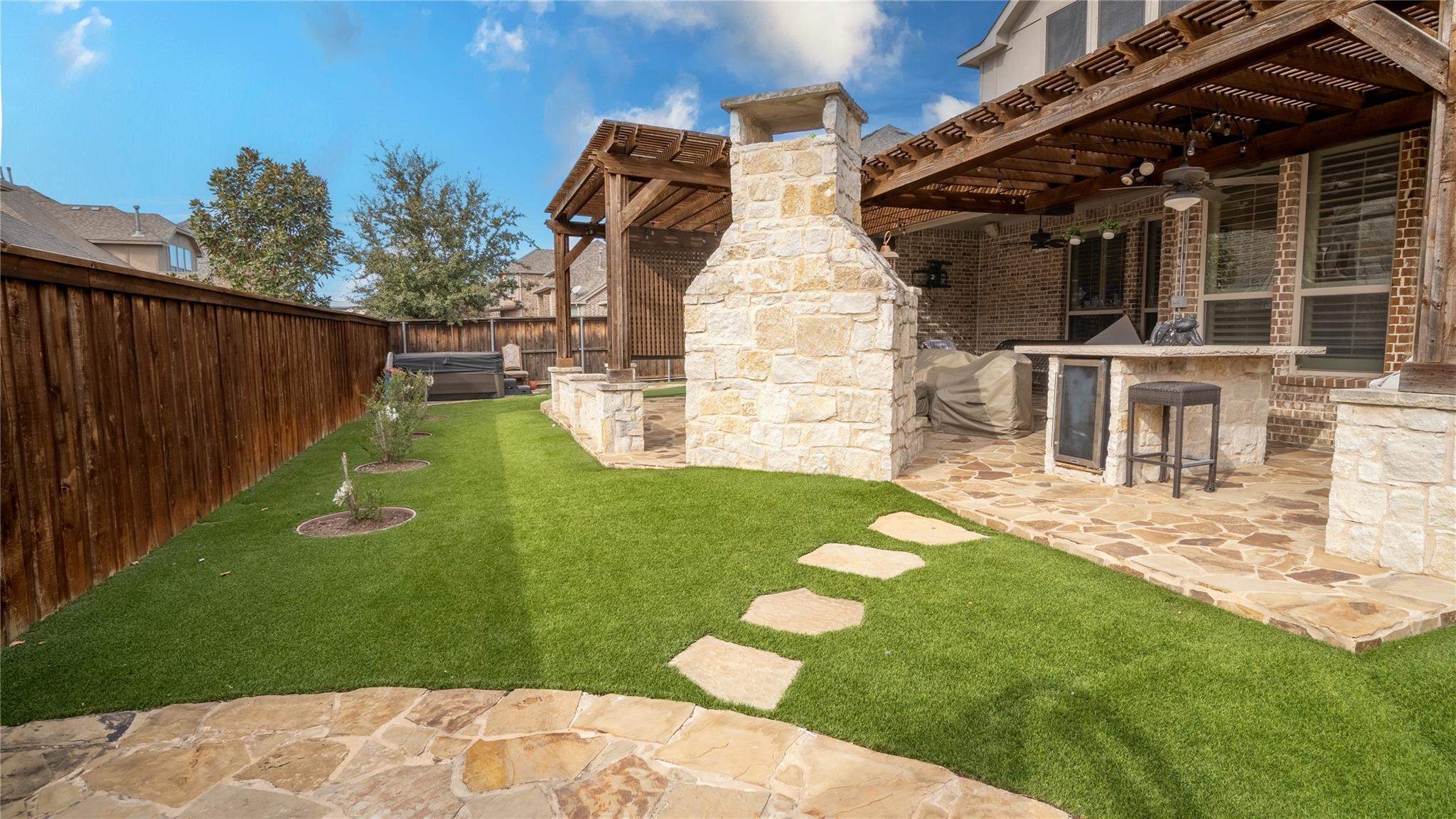 main property photo 24