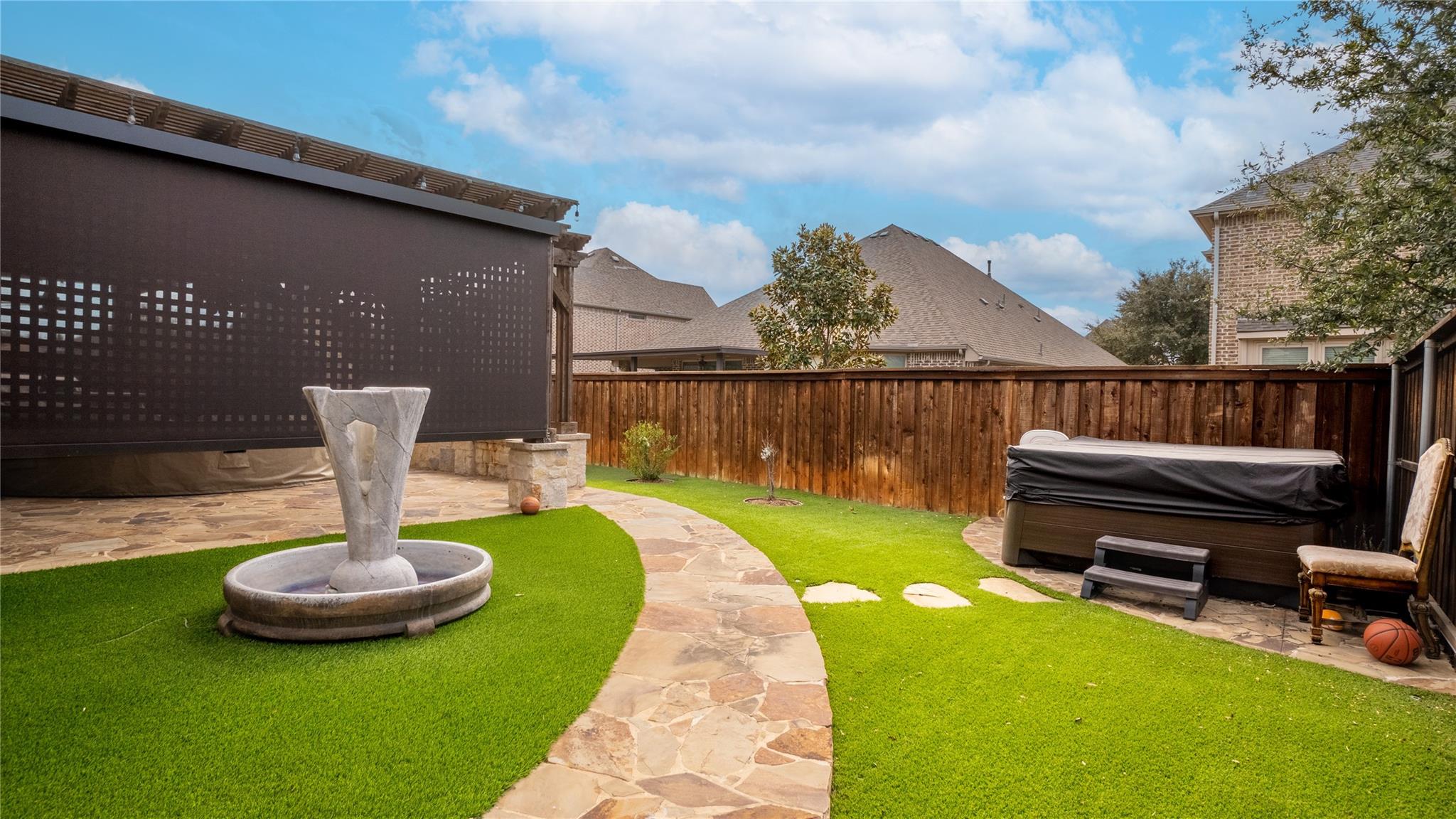 main property photo 25