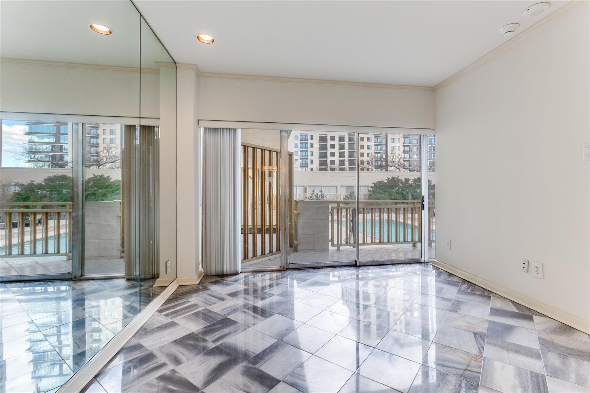 property viewer photo 6