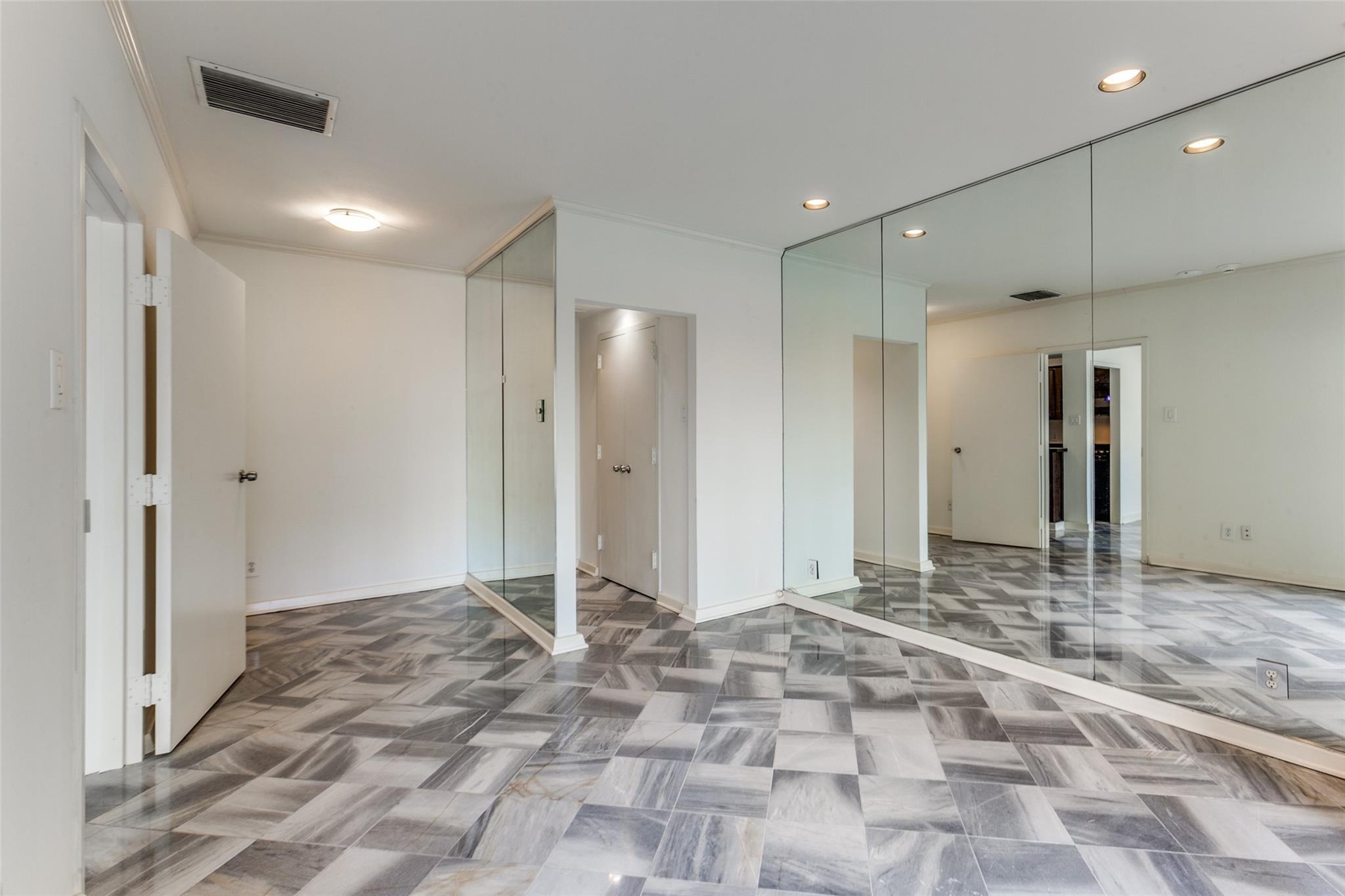 property viewer photo 7