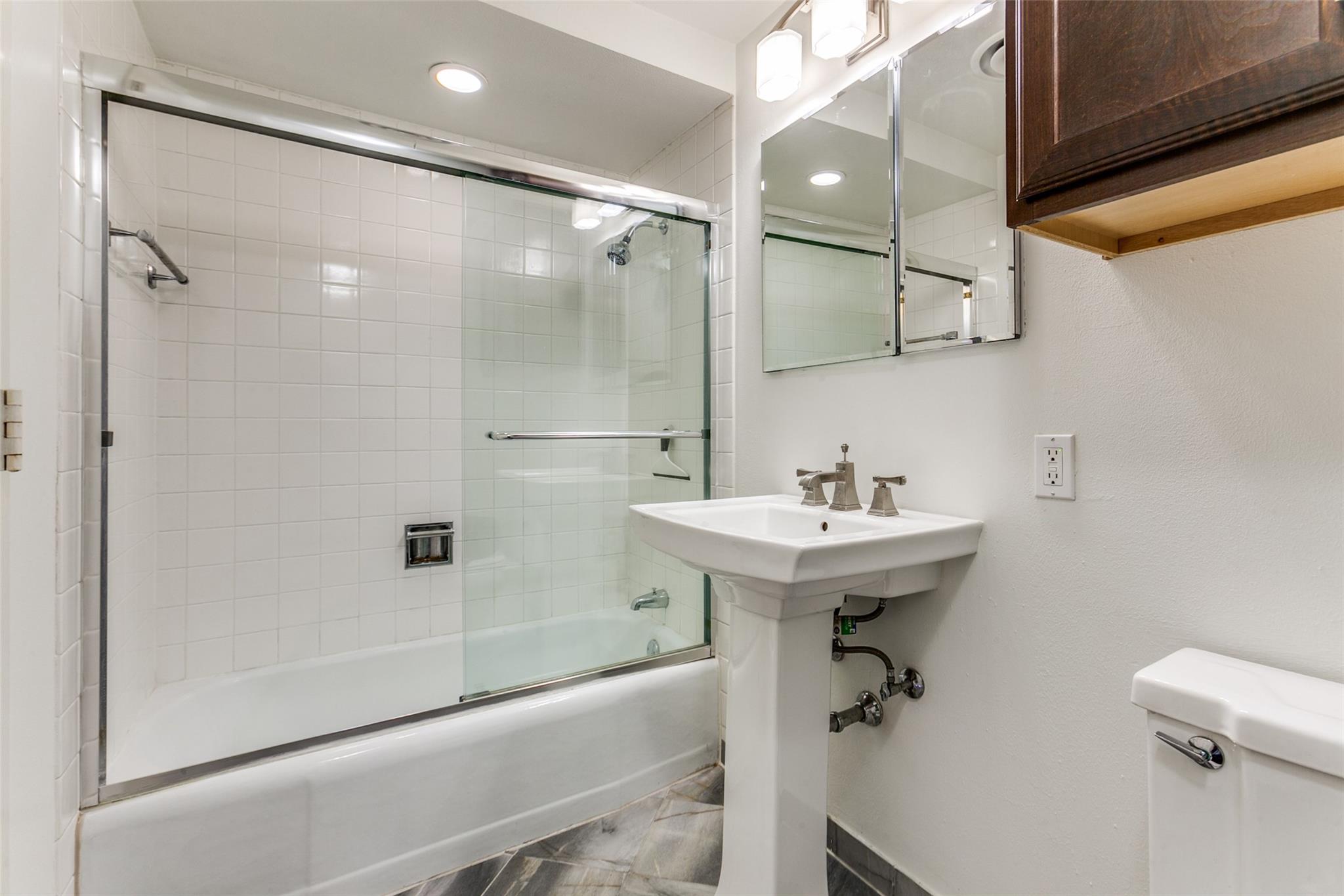 property viewer photo 8