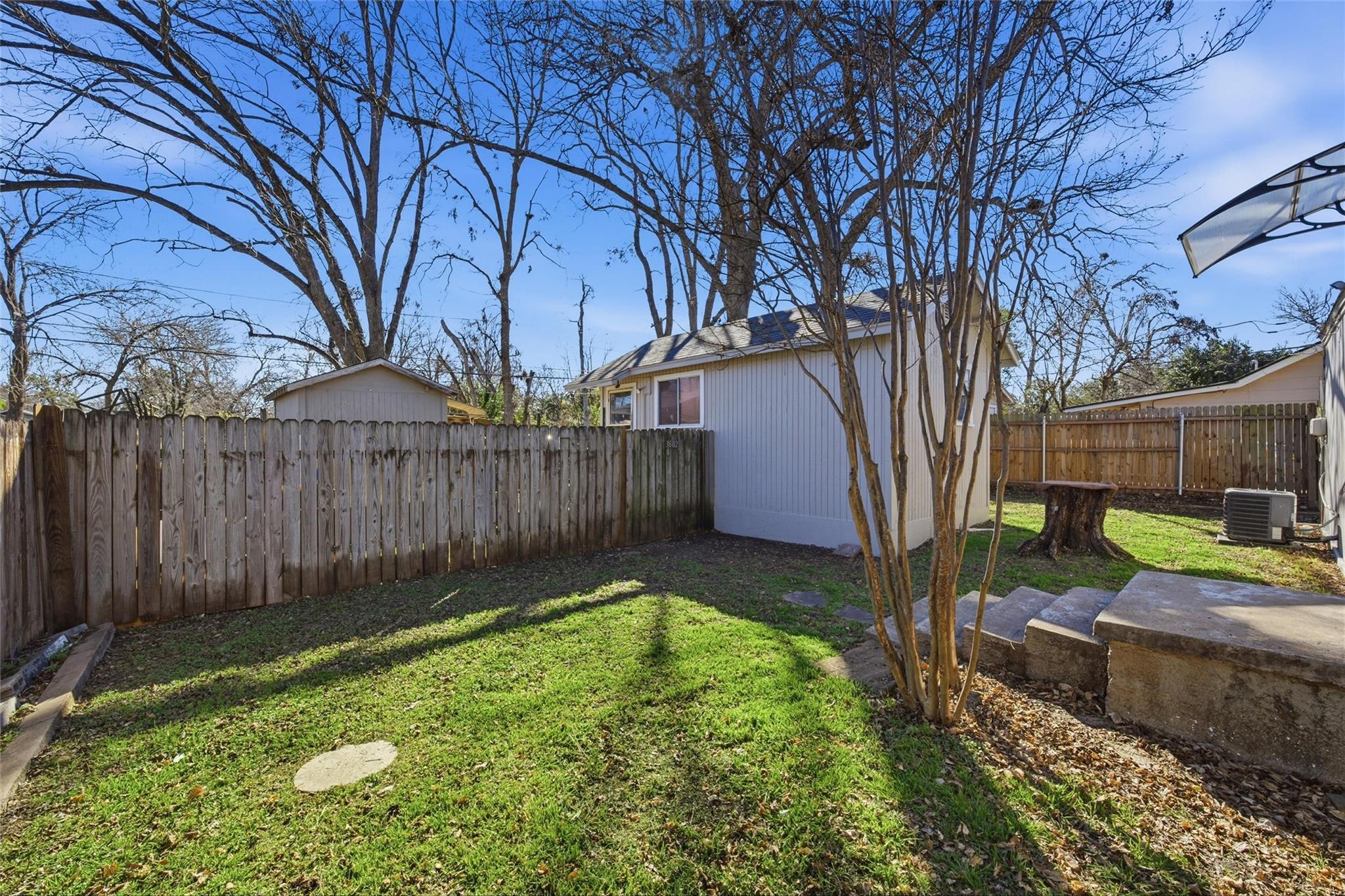 main property photo 12