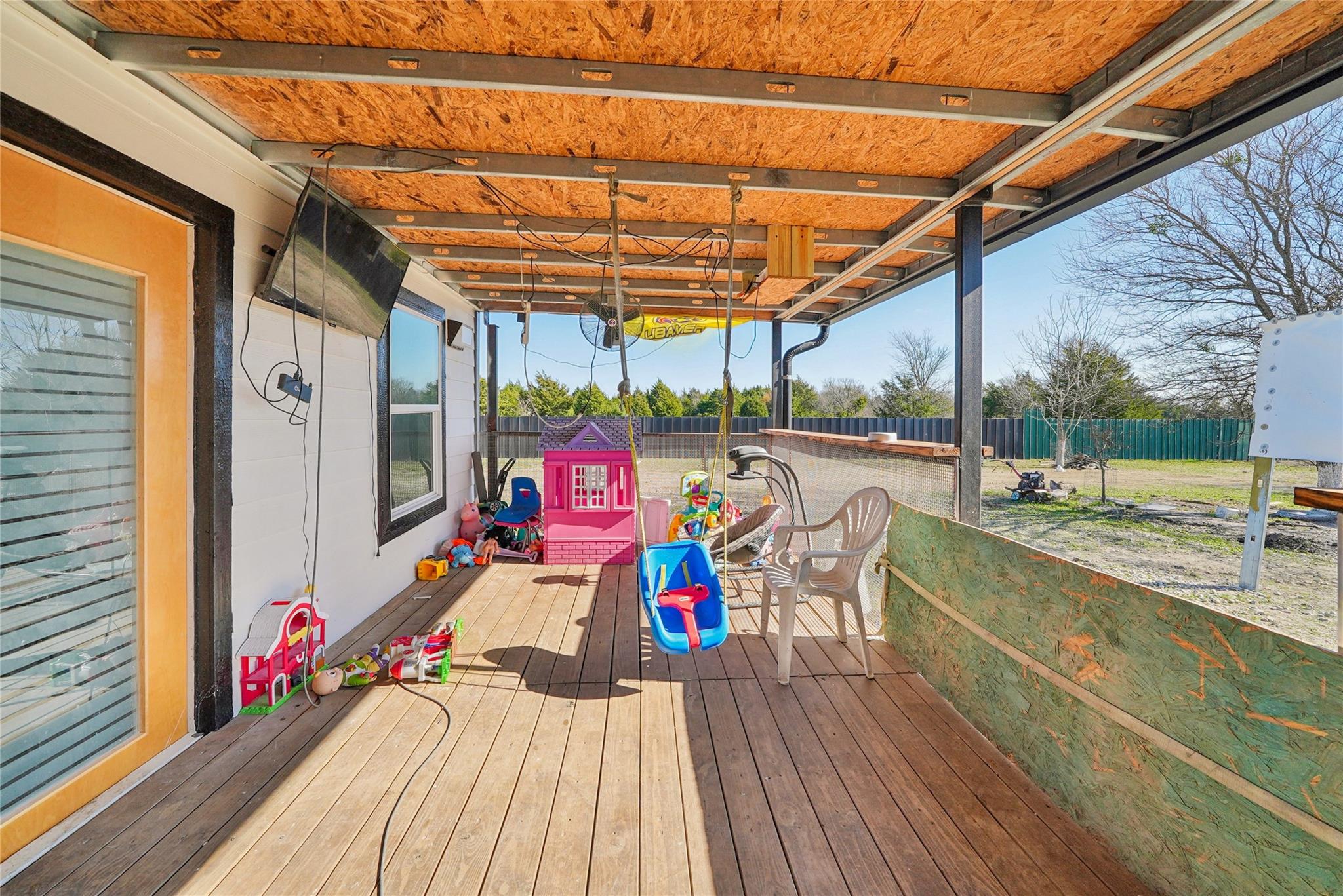 main property photo 28