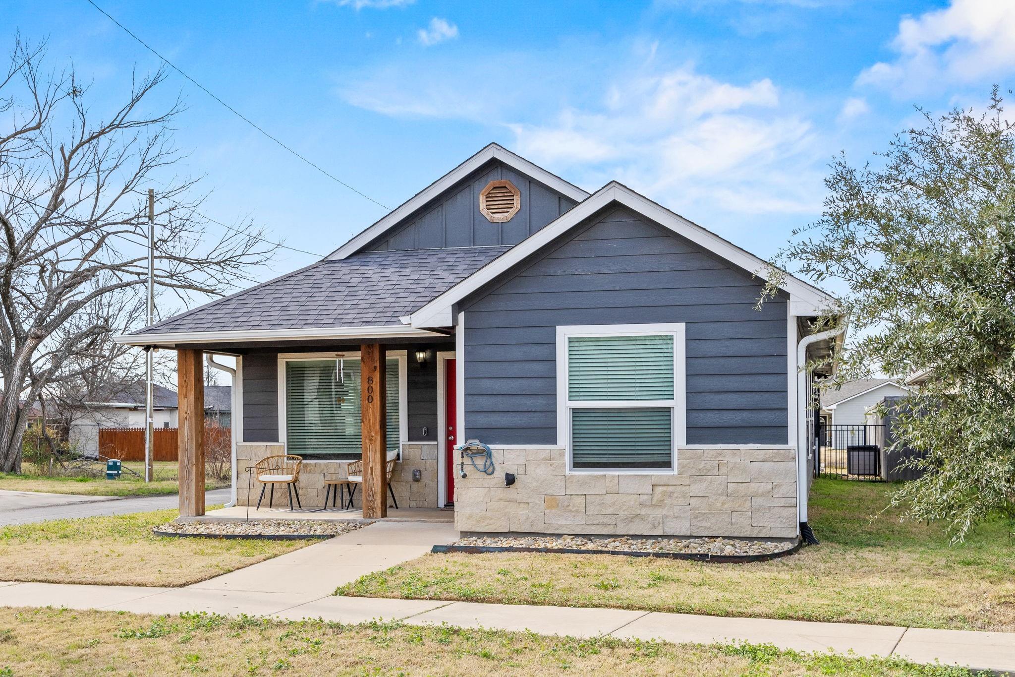 main property photo 2