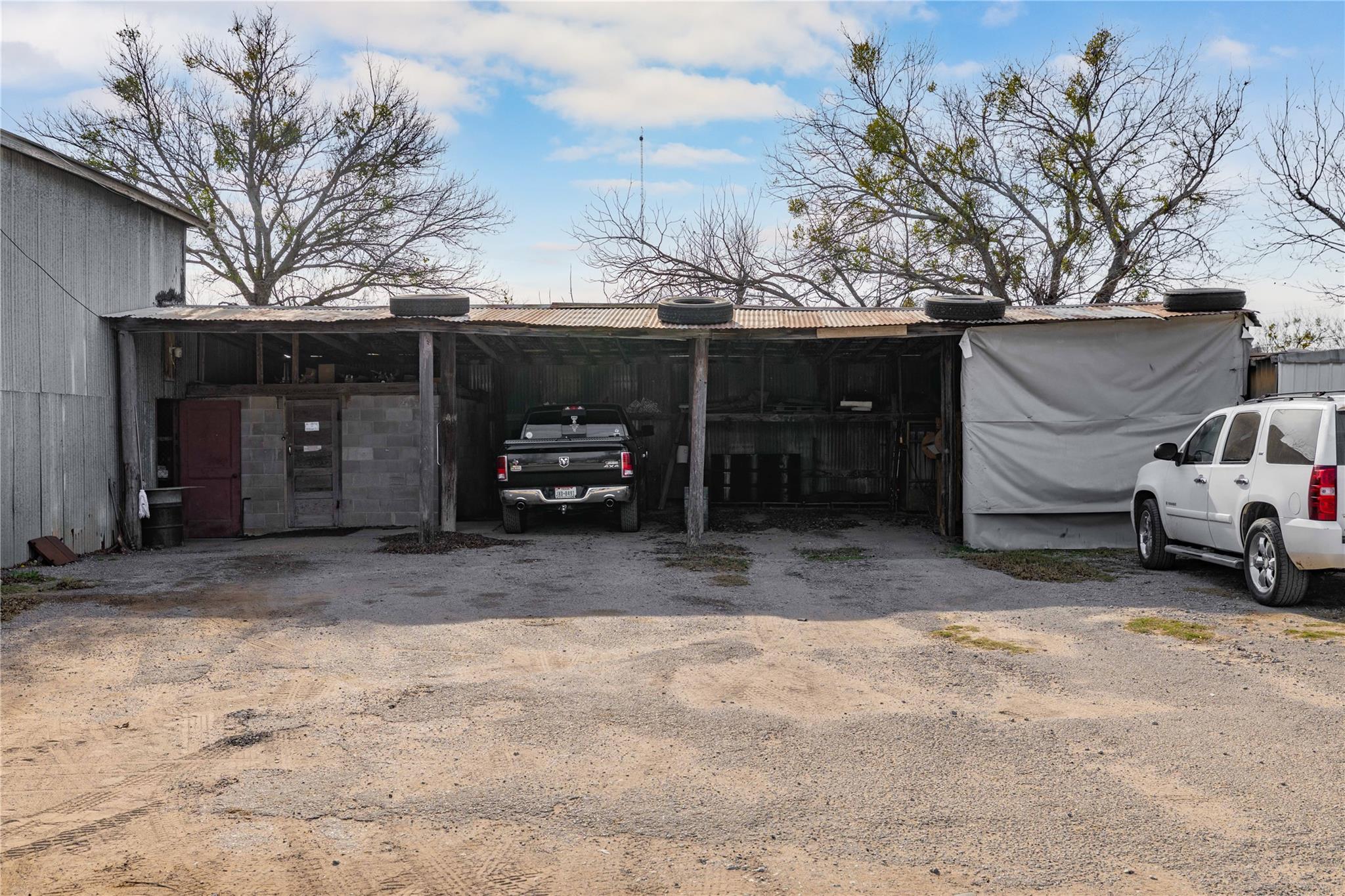 main property photo 3