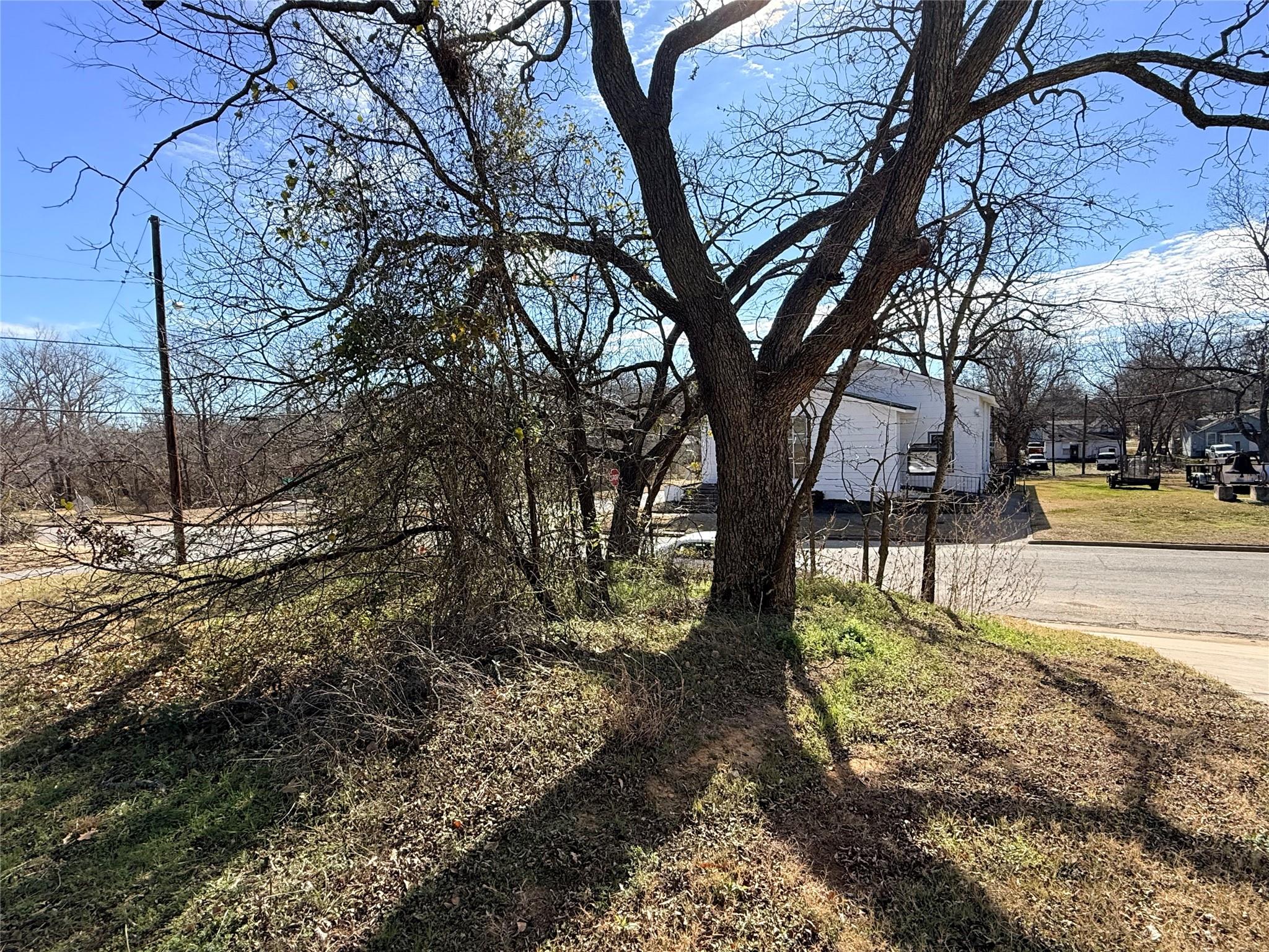 main property photo 14