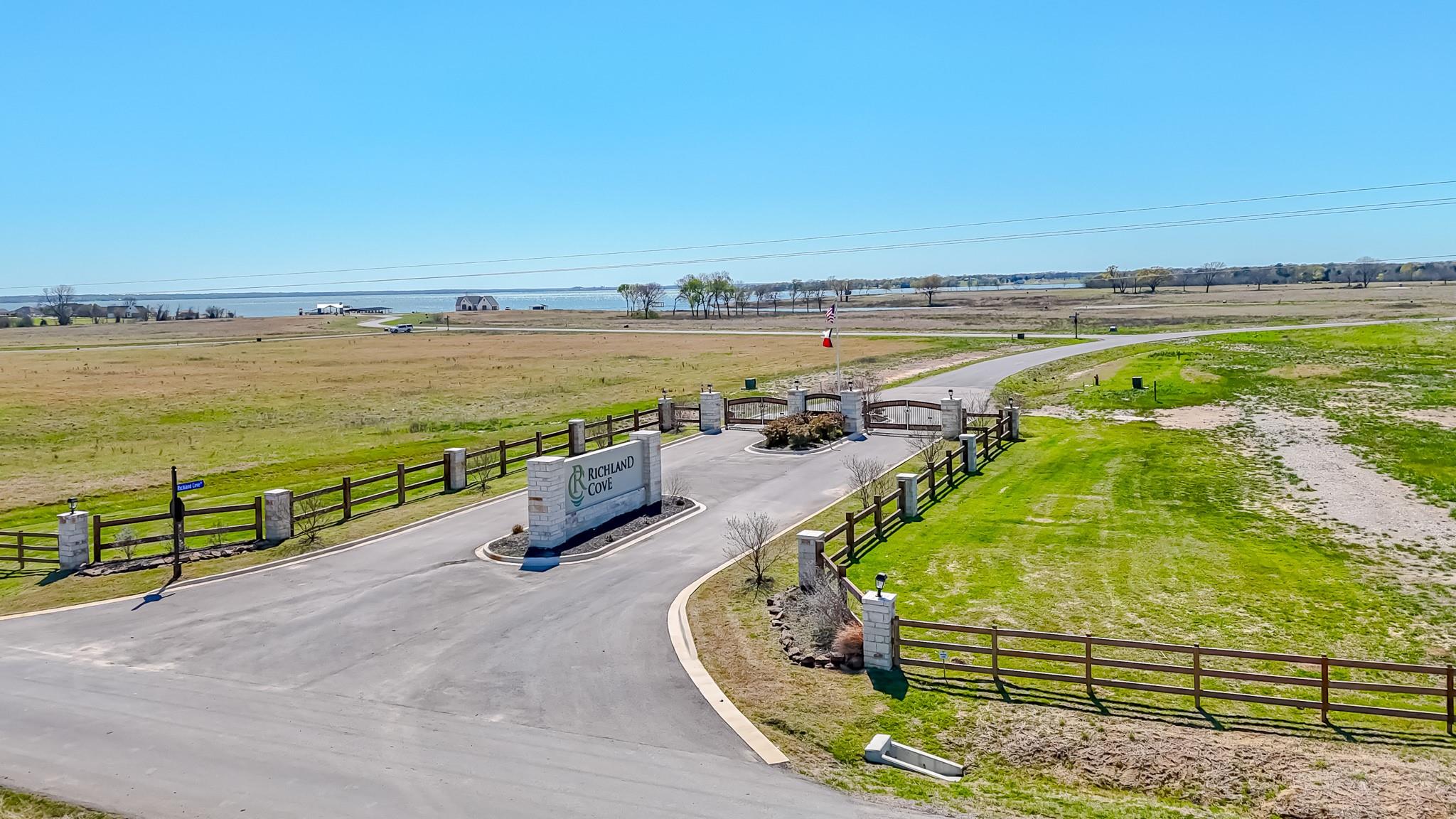 main property photo 4