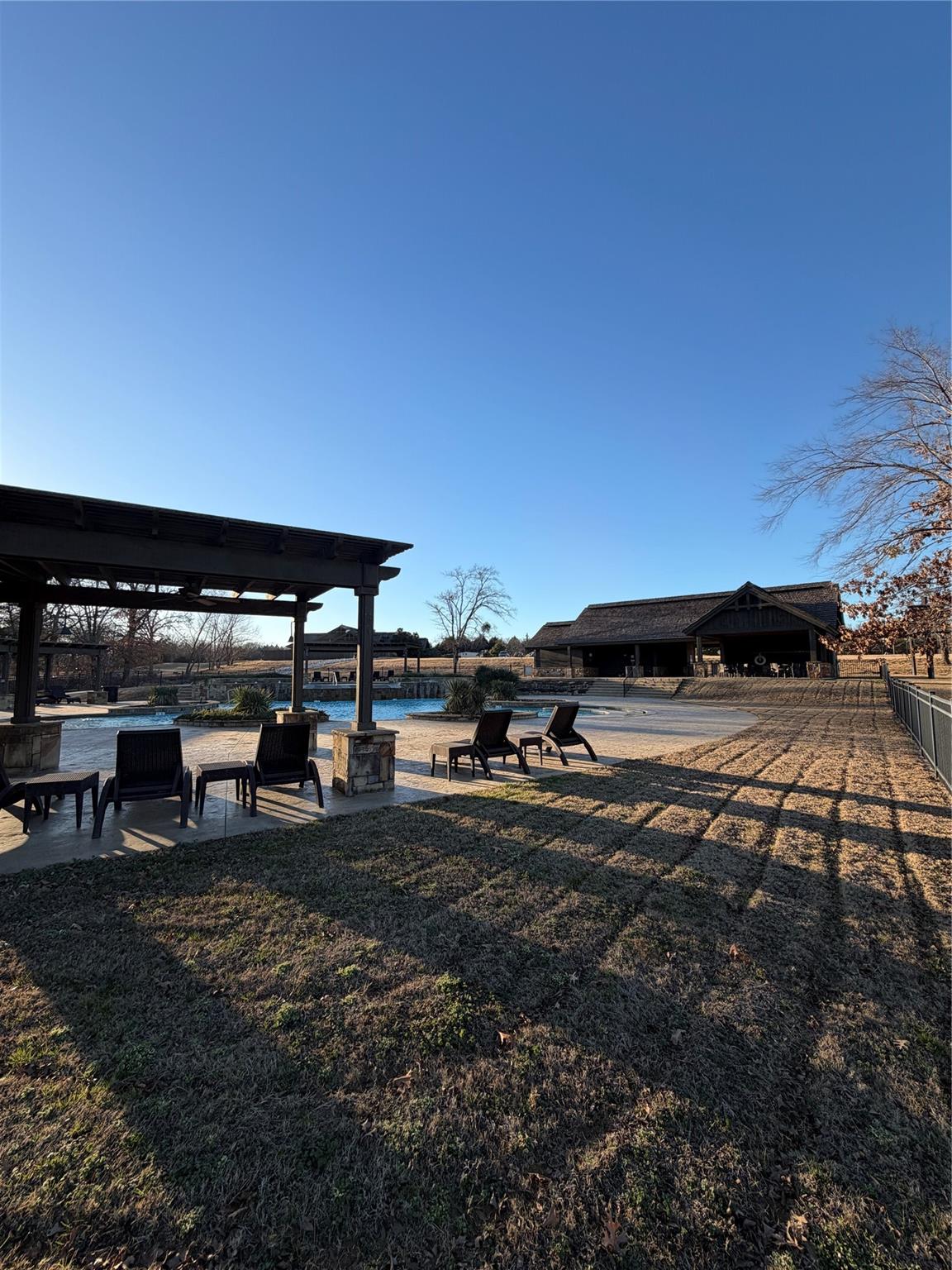 main property photo 11