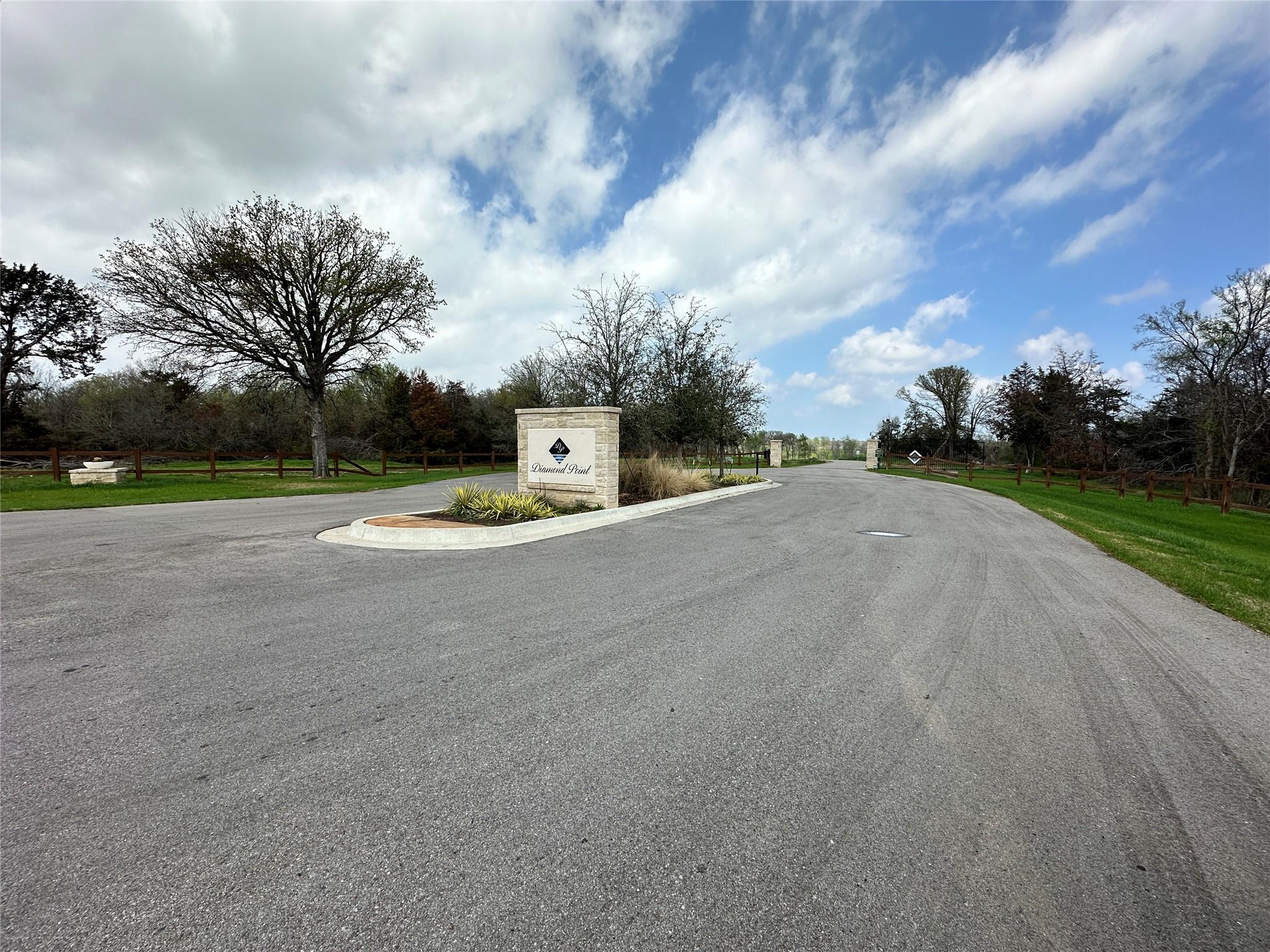 main property photo 30