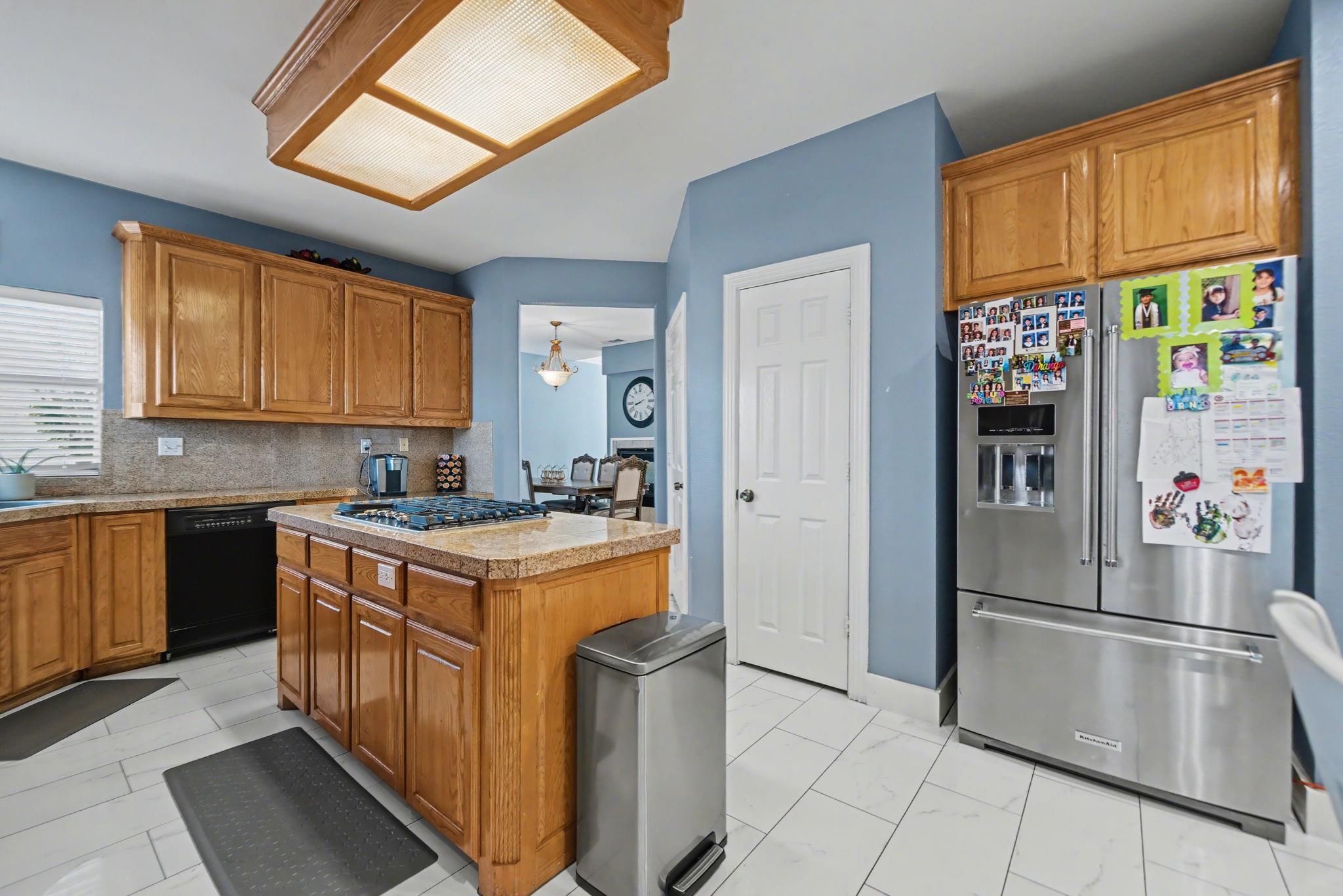 main property photo 11