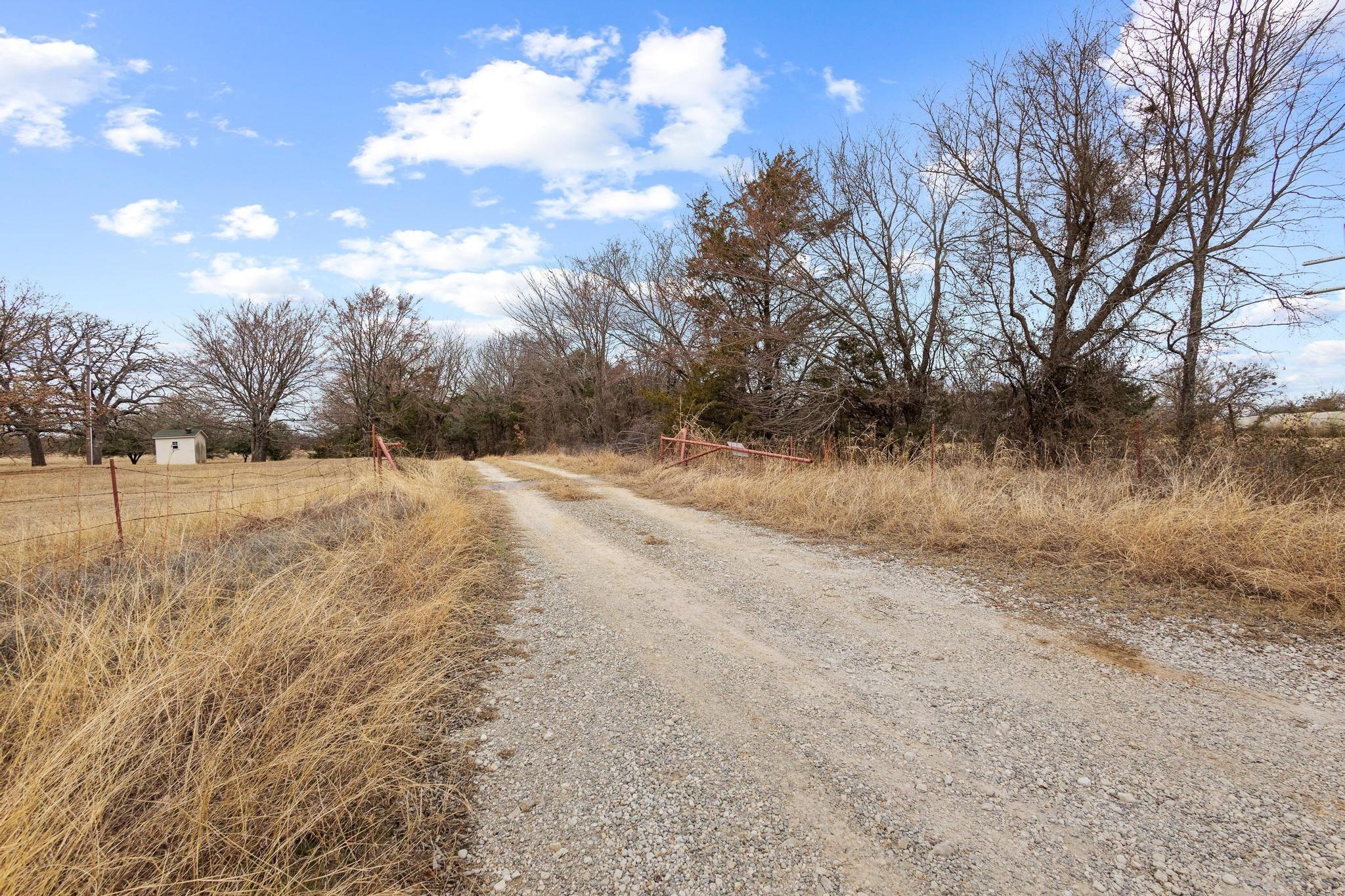 main property photo 30